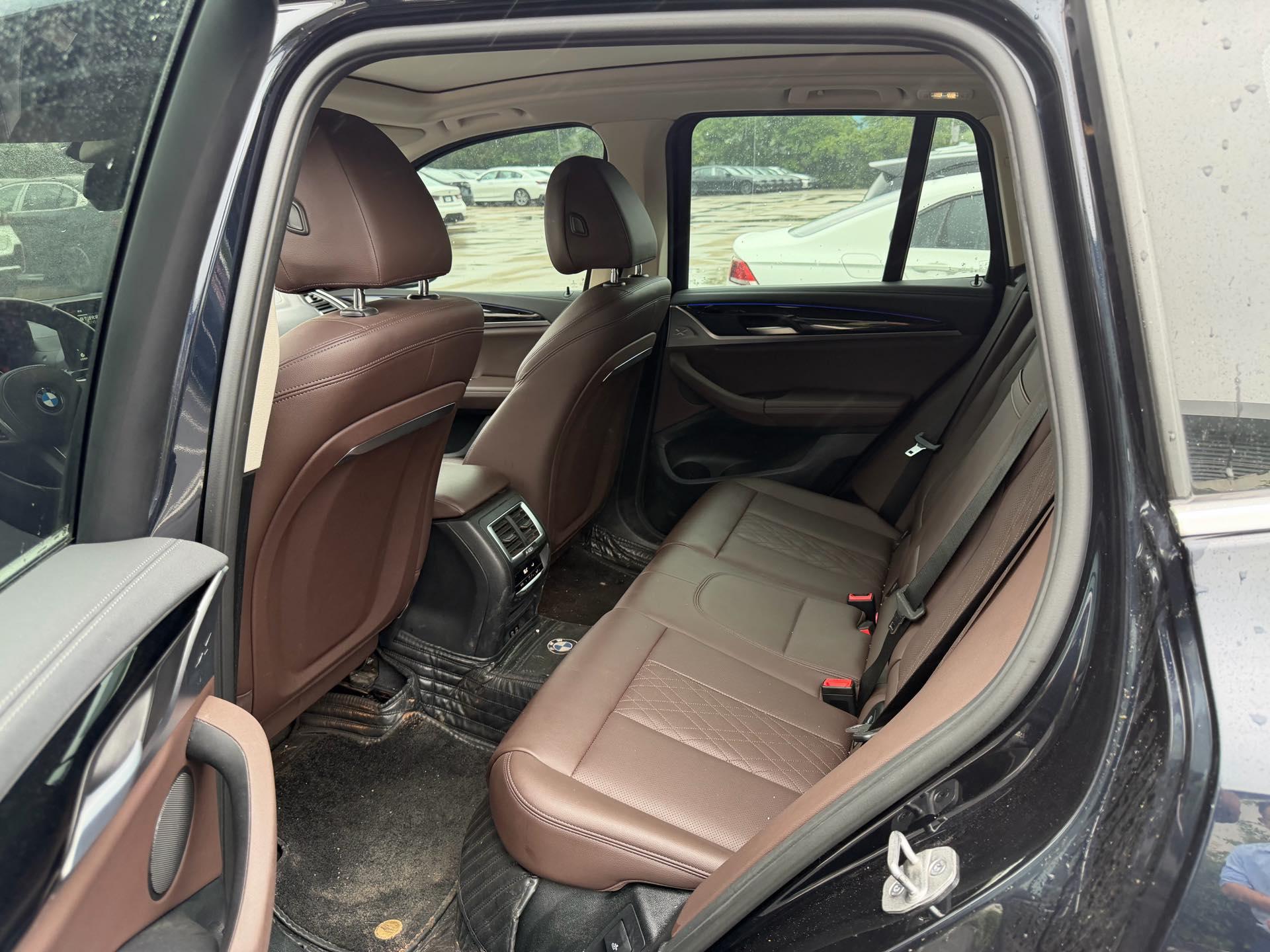 BMW X3 2022 xDrive25i M sports suit 4