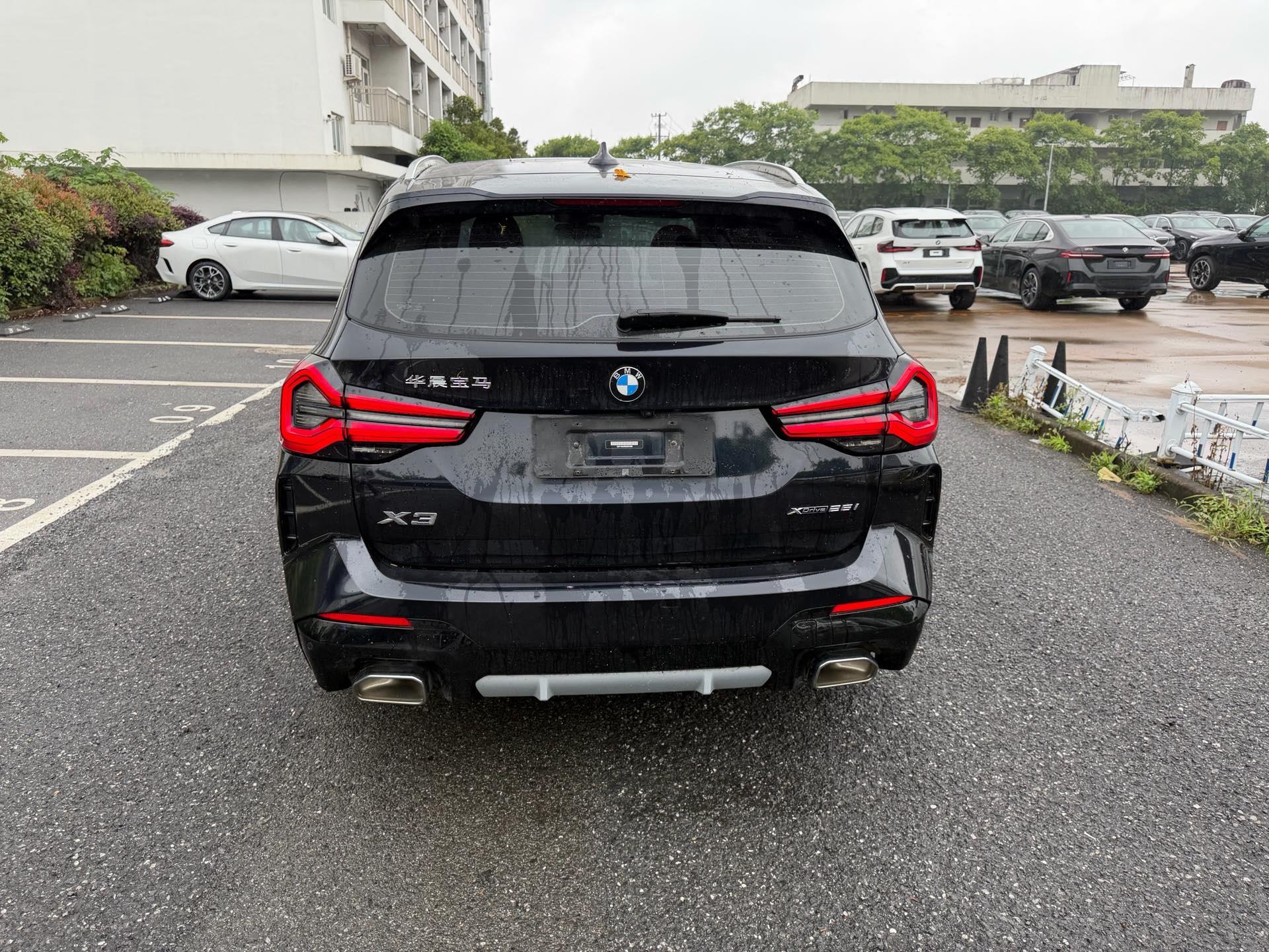 BMW X3 2022 xDrive25i M sports suit 6