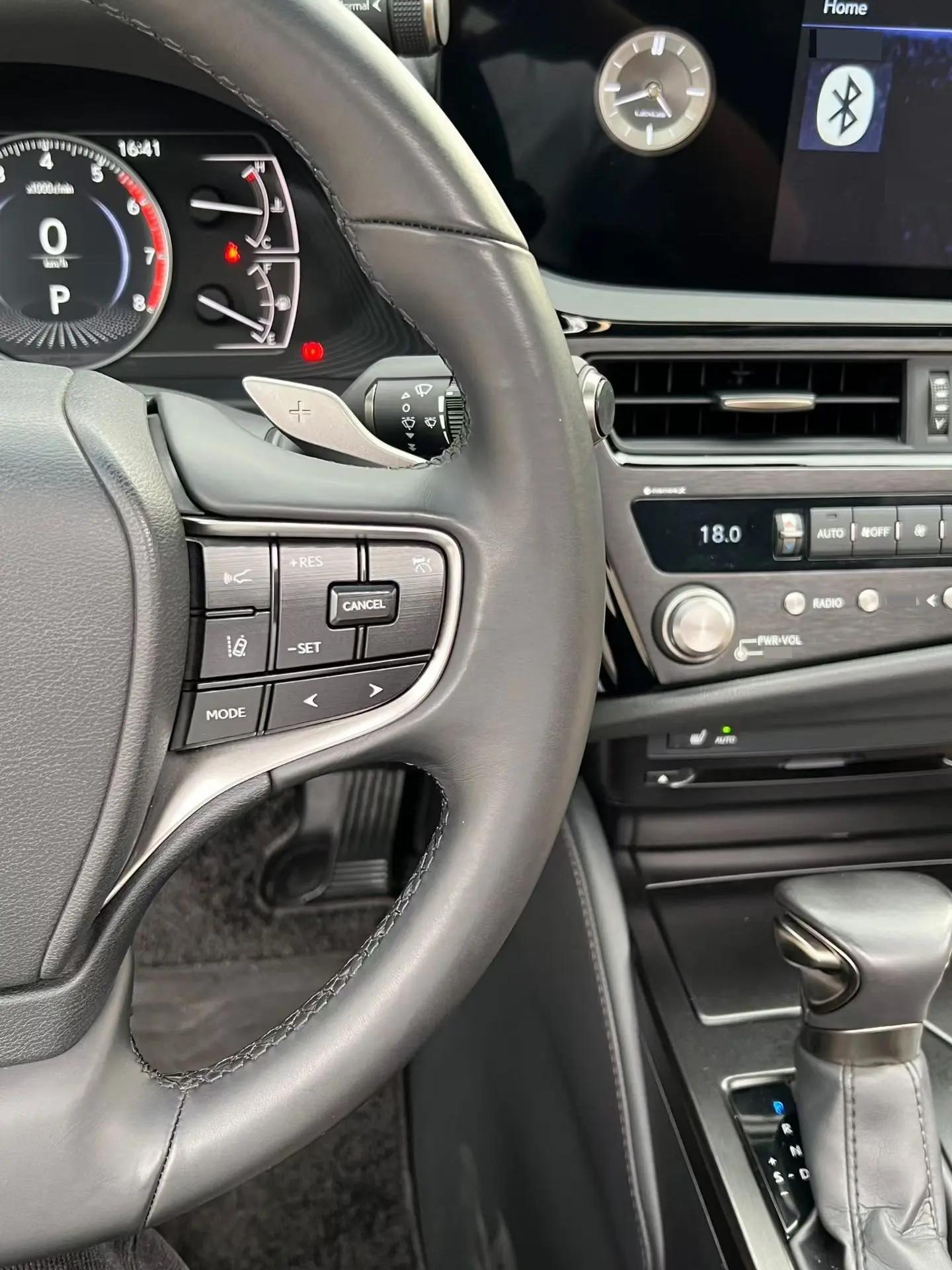 Lexus ES 2021 300h Excellent Edition 16