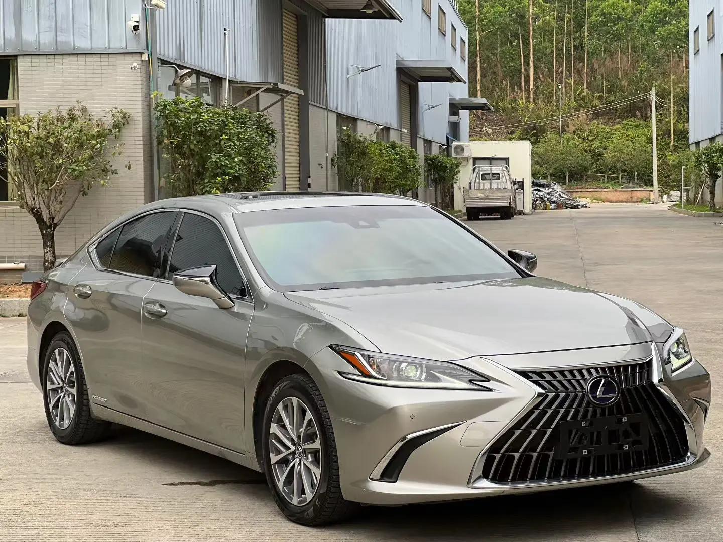 Lexus ES 2021 300h Excellent Edition 2