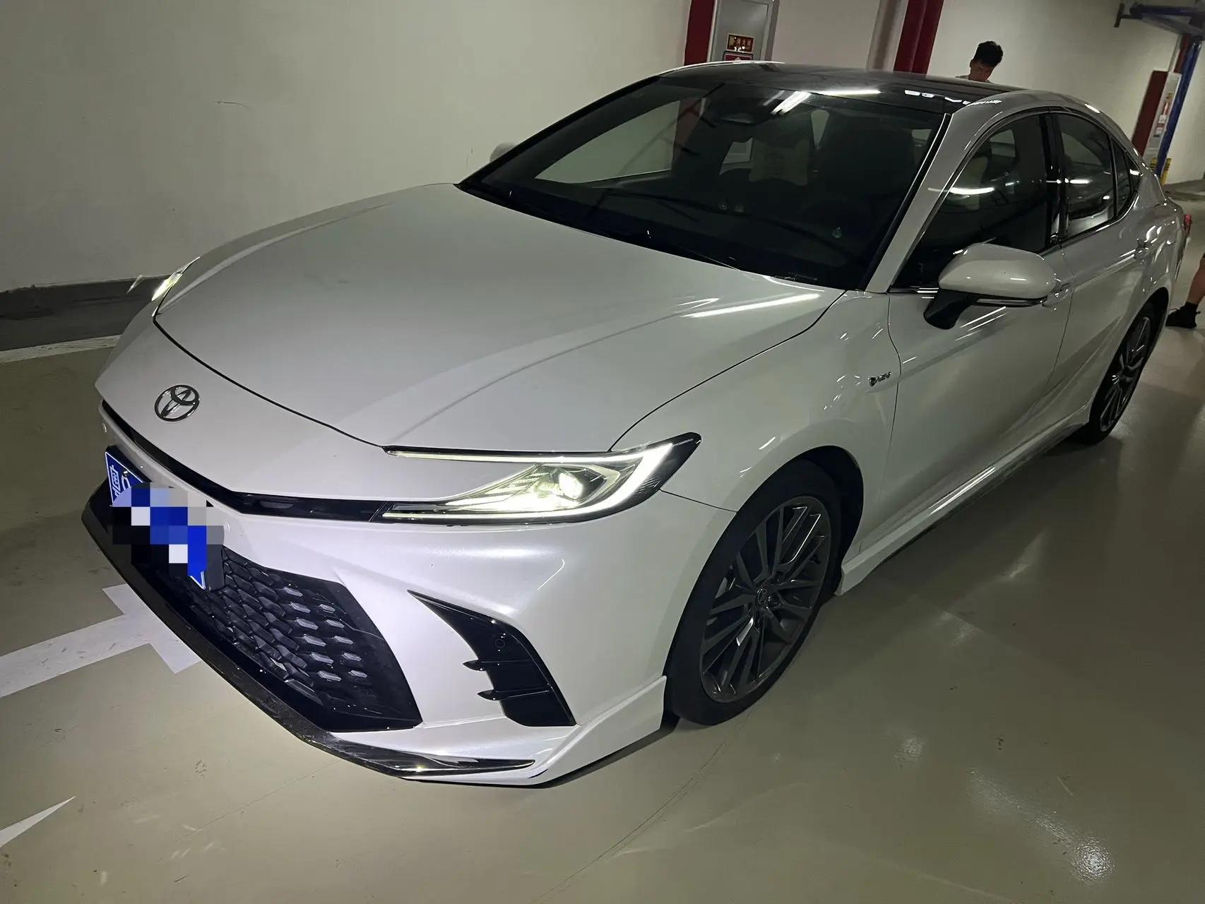 Toyota 2025 Camry Dual Engine 2.0HG CVT Glorious Edition Automatic