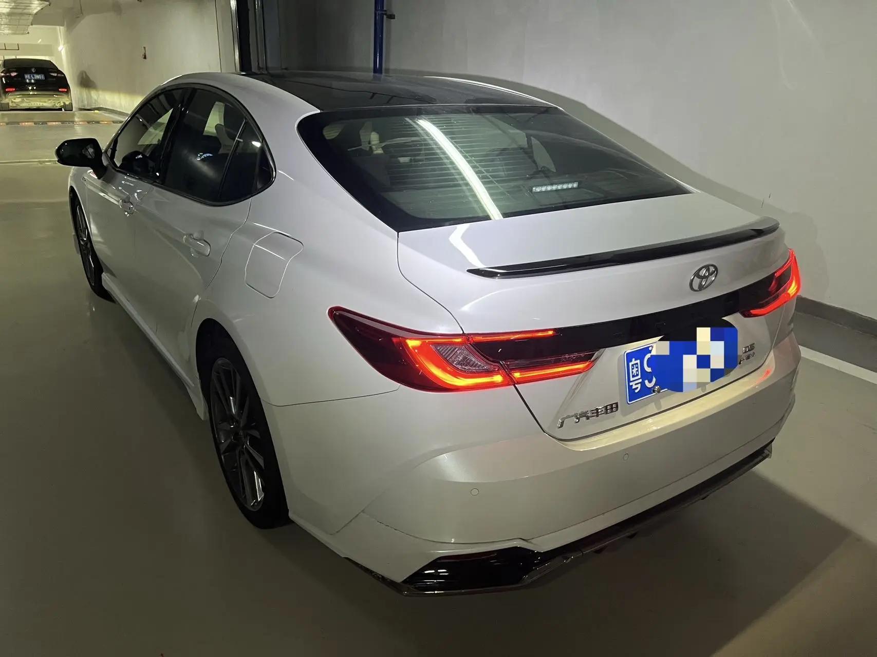 Toyota 2025 Camry Dual Engine 2.0HG CVT Glorious Edition Automatic 3