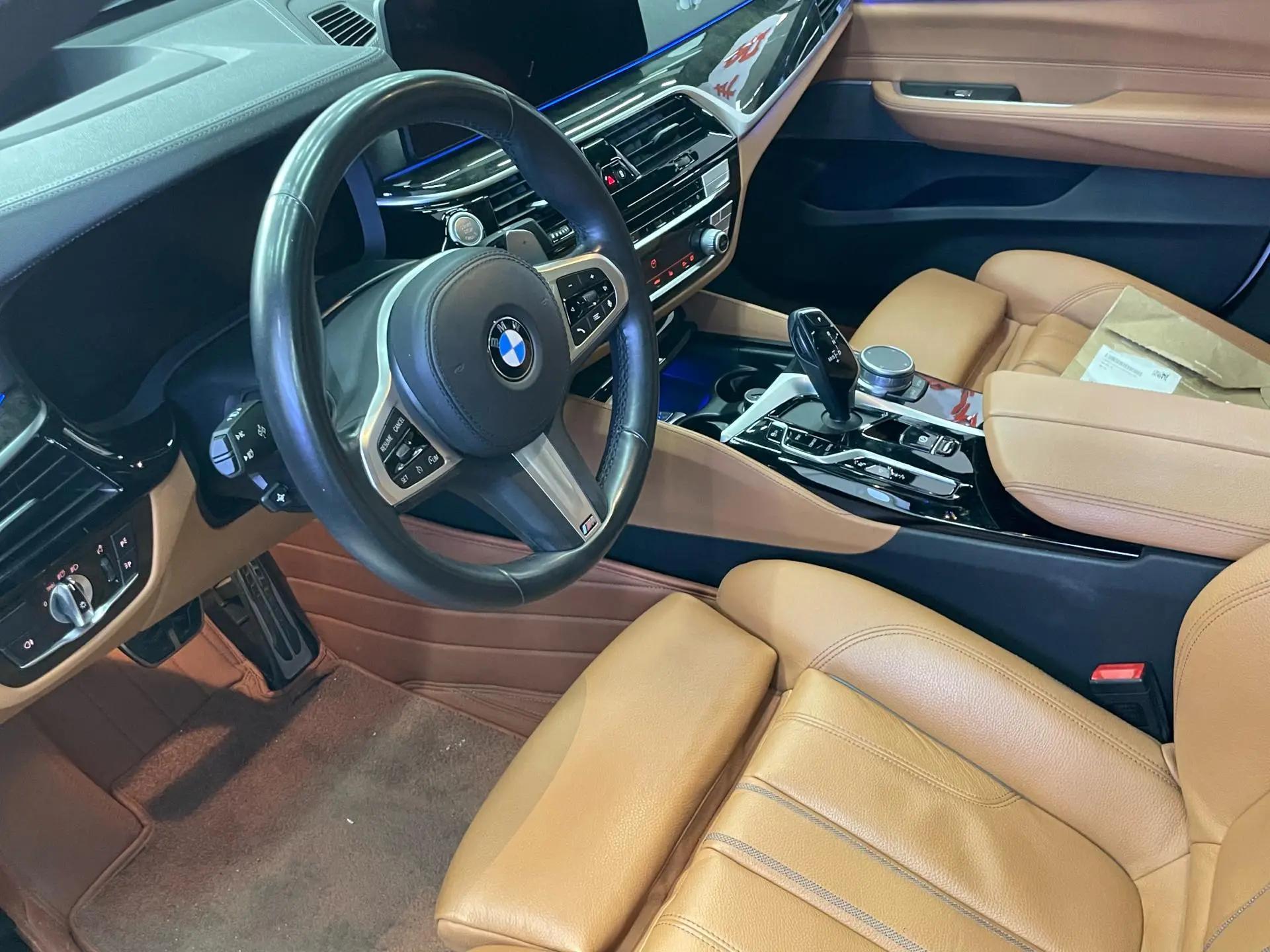 BMW 6 GT 2021 630i M sports suit 10
