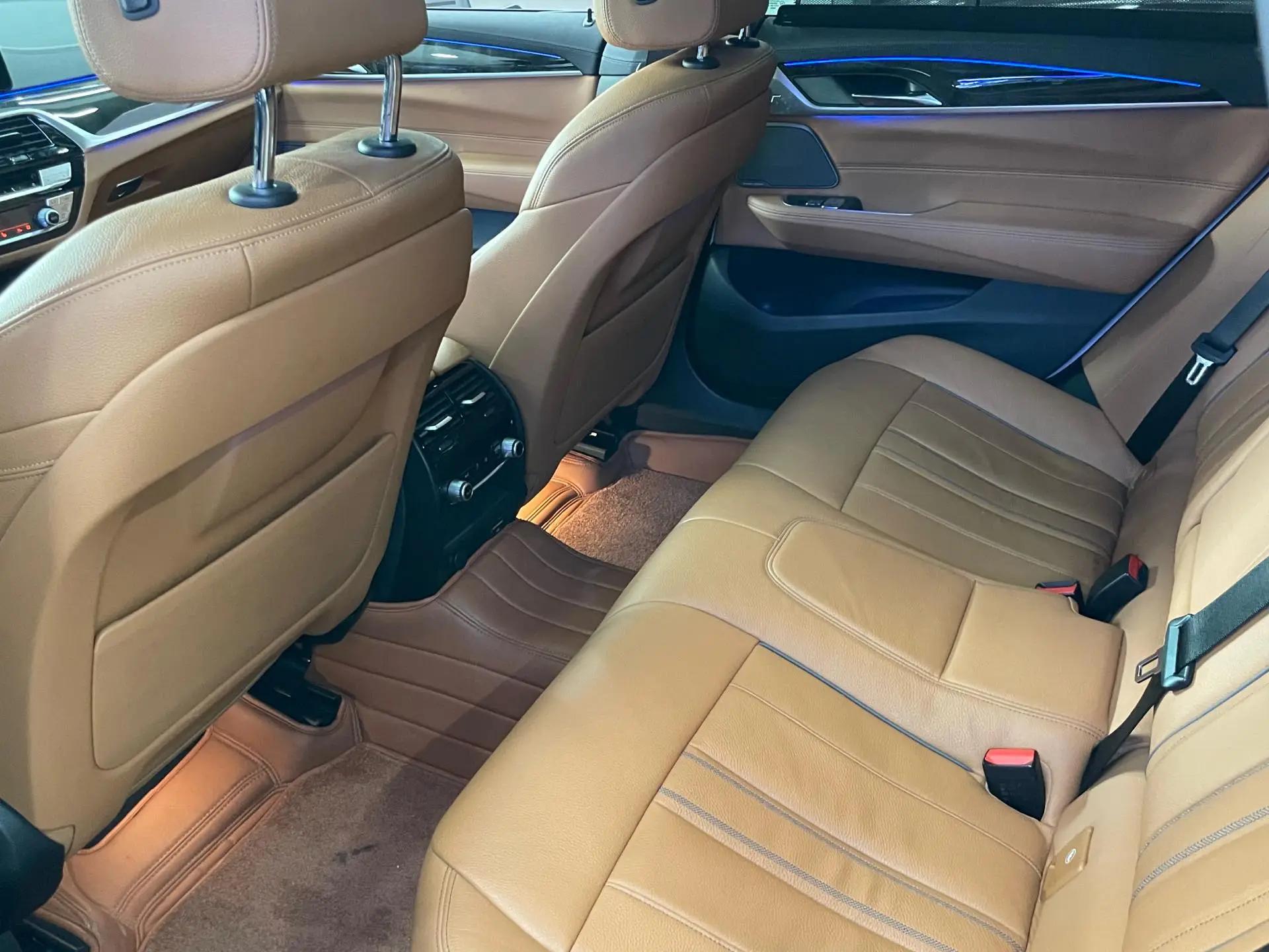 BMW 6 GT 2021 630i M sports suit 11