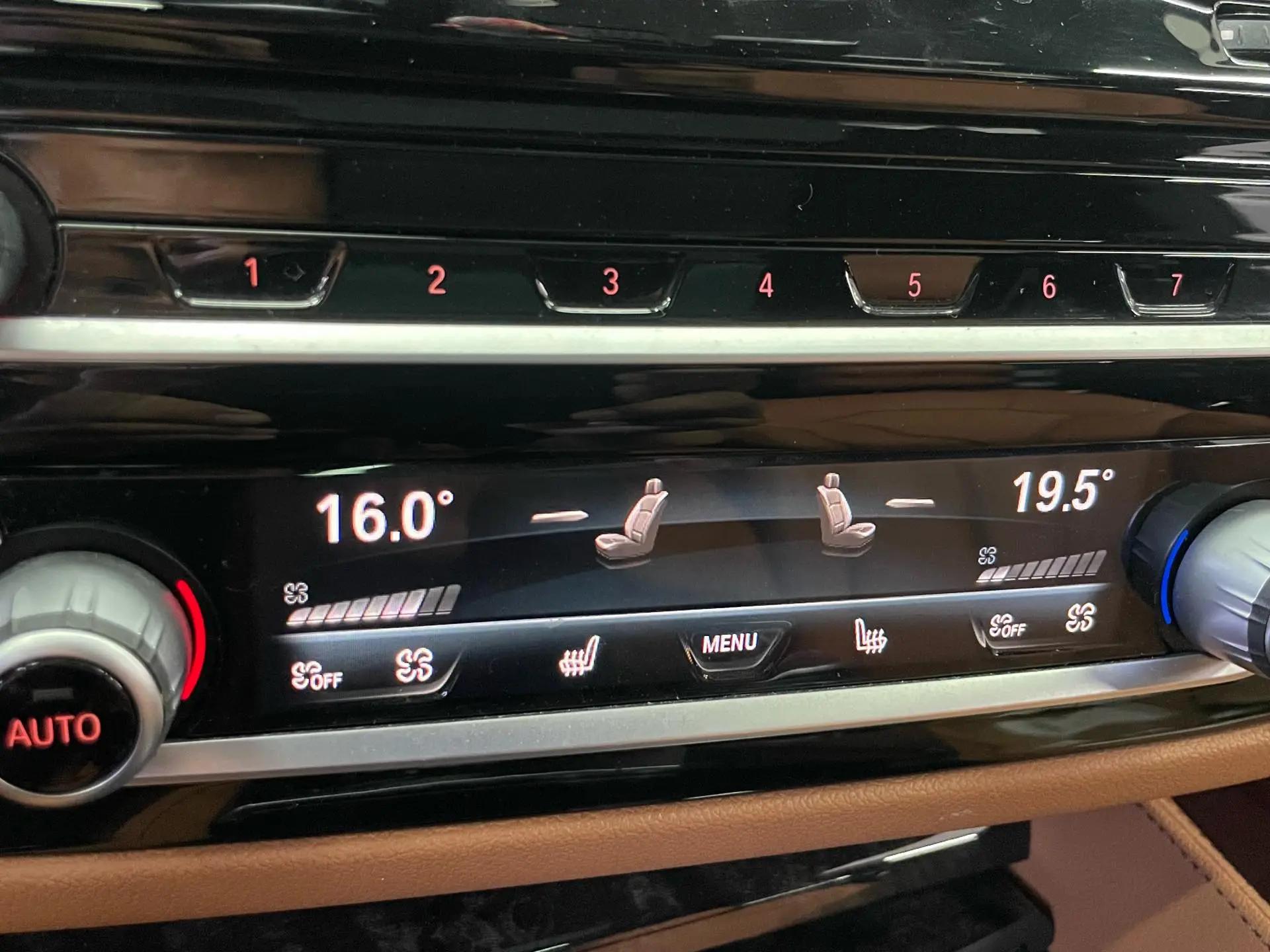 BMW 6 GT 2021 630i M sports suit 14