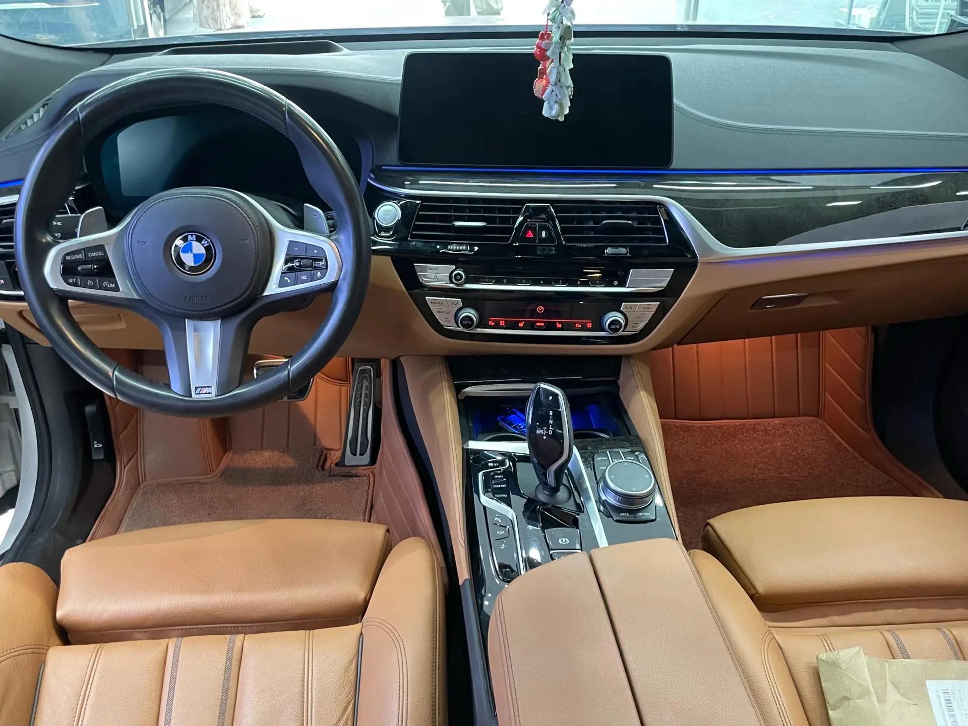 BMW 6 GT 2021 630i M sports suit 9