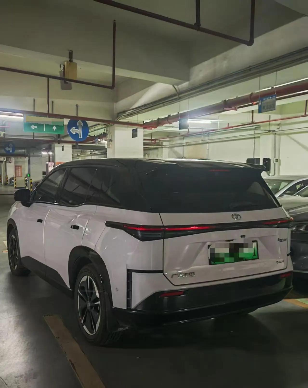 Toyota 2025 Platinum Intelligence 3X 520 Pro Advanced Intelligence Driving Edition Automatic Gear 3