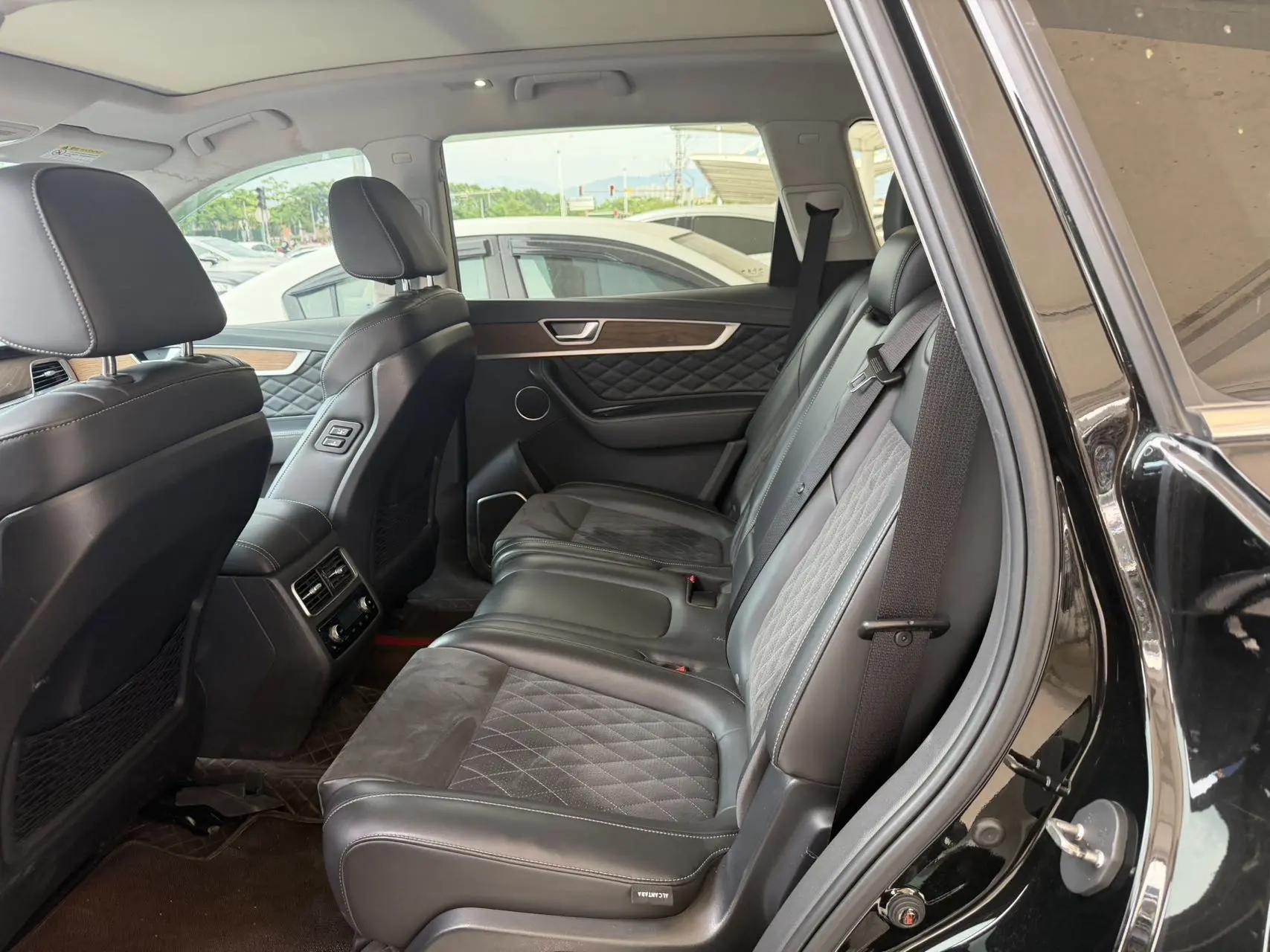 HongQi HS7 2021 2.0T DCT Two-Drive Smart Union Flag Edition 3