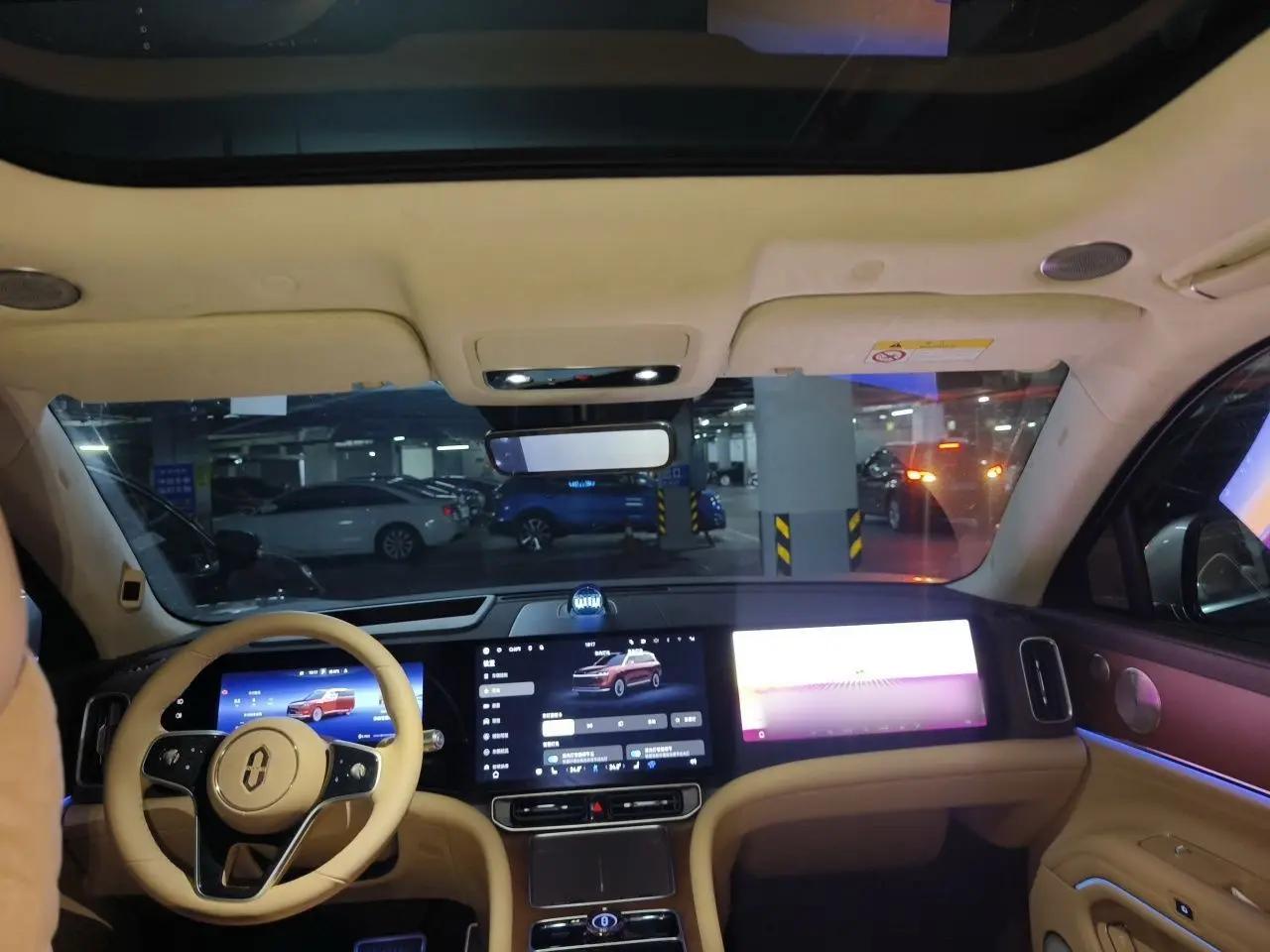AITO 2025 AITO M9 extended range Ultra version 52kWh 6-seat version (896-line laser Radar) automatic gear 3