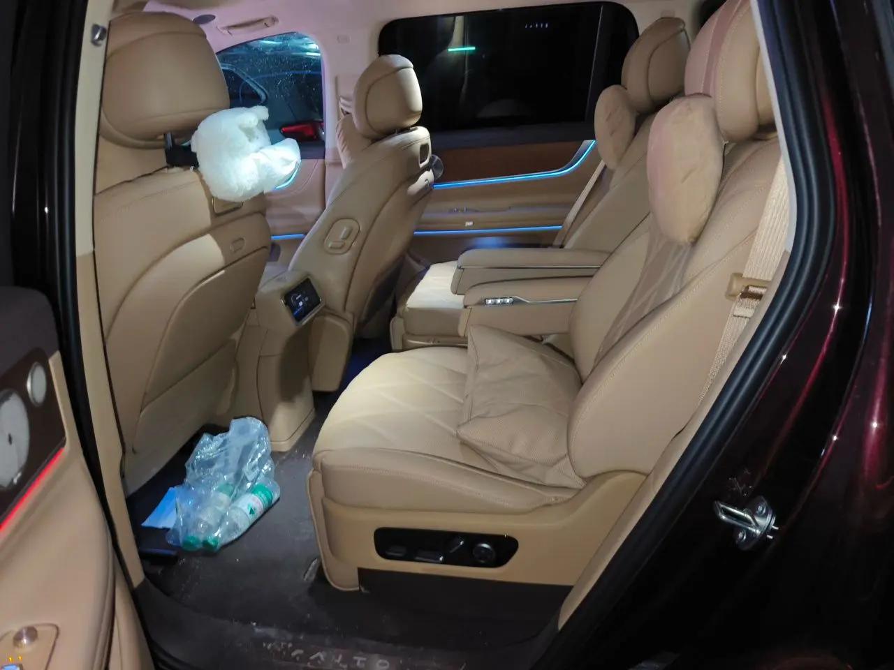 AITO 2025 AITO M9 extended range Ultra version 52kWh 6-seat version (896-line laser Radar) automatic gear 9