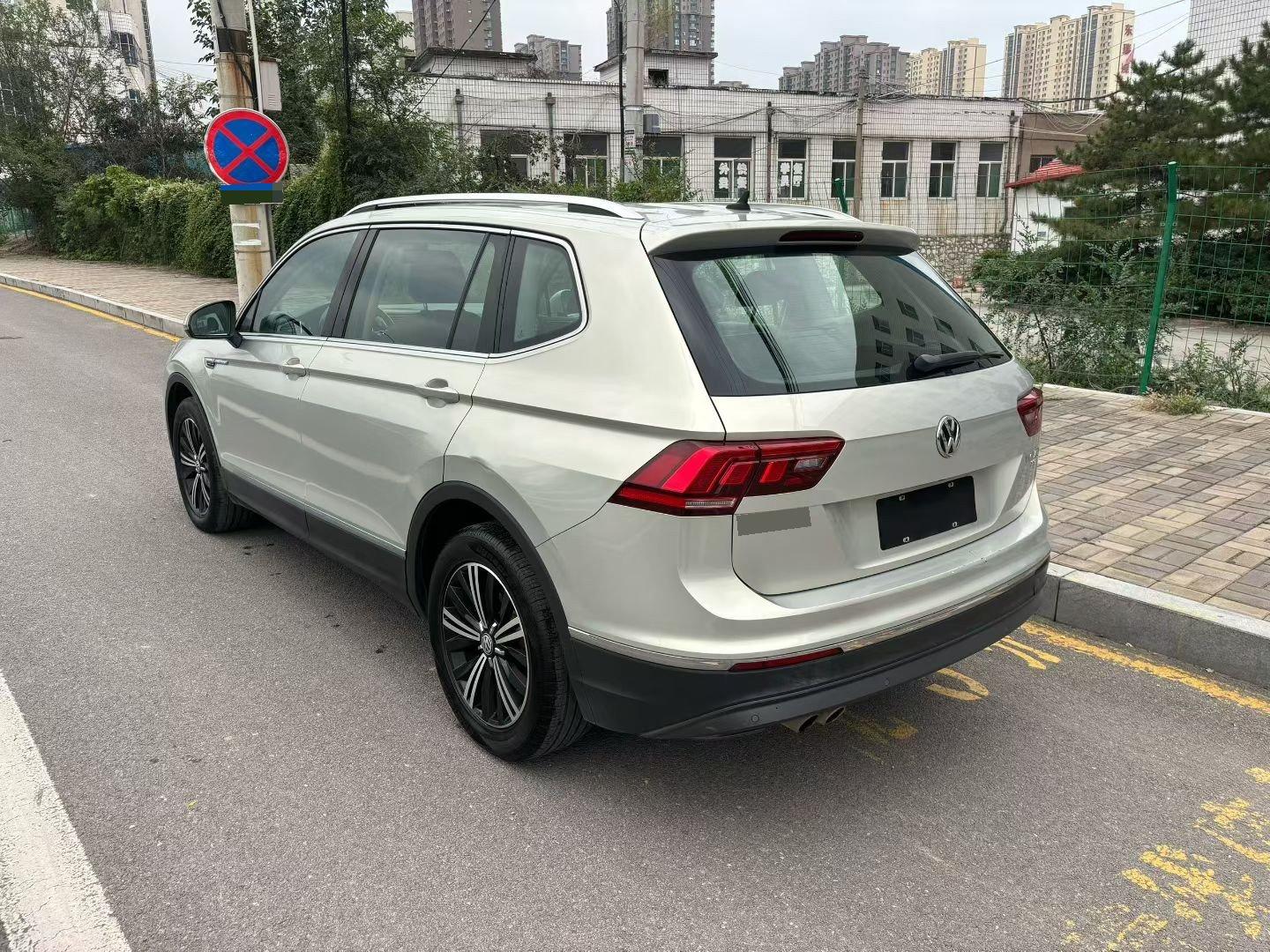 Tiguan L 2020 330TSI Automatic Two-Drive Panoramic Comfort Edition VI 2
