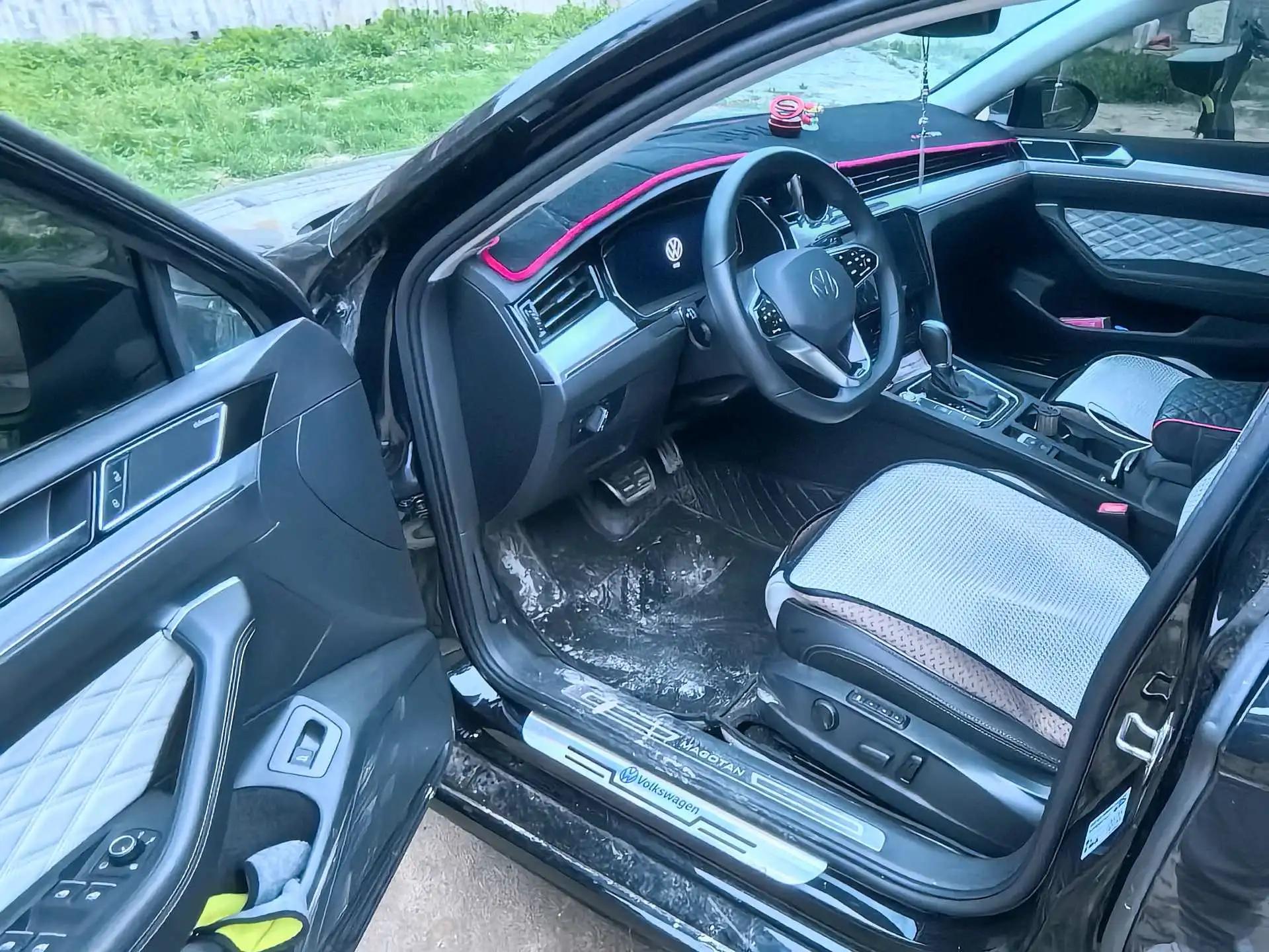 Magotan 2022 380TSI DSG Basic Model 4