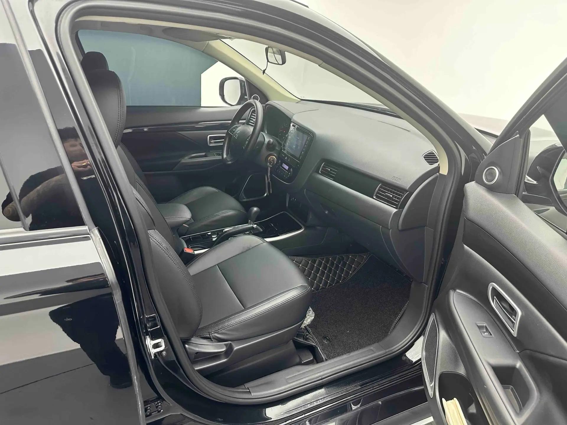 Outlander 2021 2.0L Two-Drive Smooth Edition 5 5