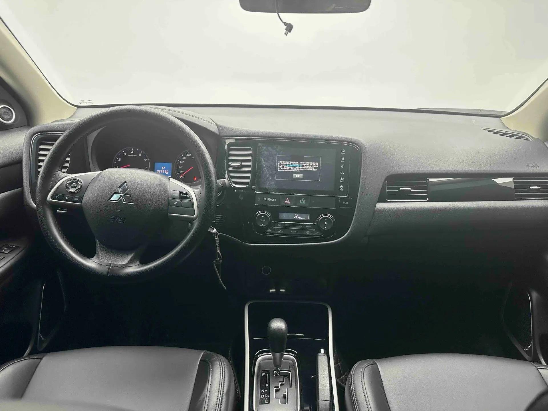 Outlander 2021 2.0L Two-Drive Smooth Edition 5 7