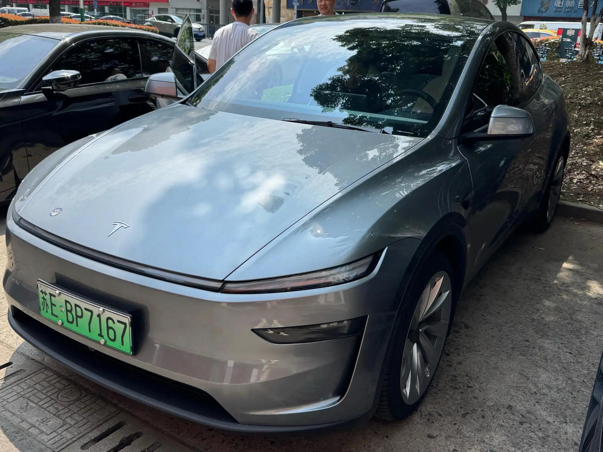 Tesla 2025 Model Y long endurance all-wheel drive version (modified) automatic gear