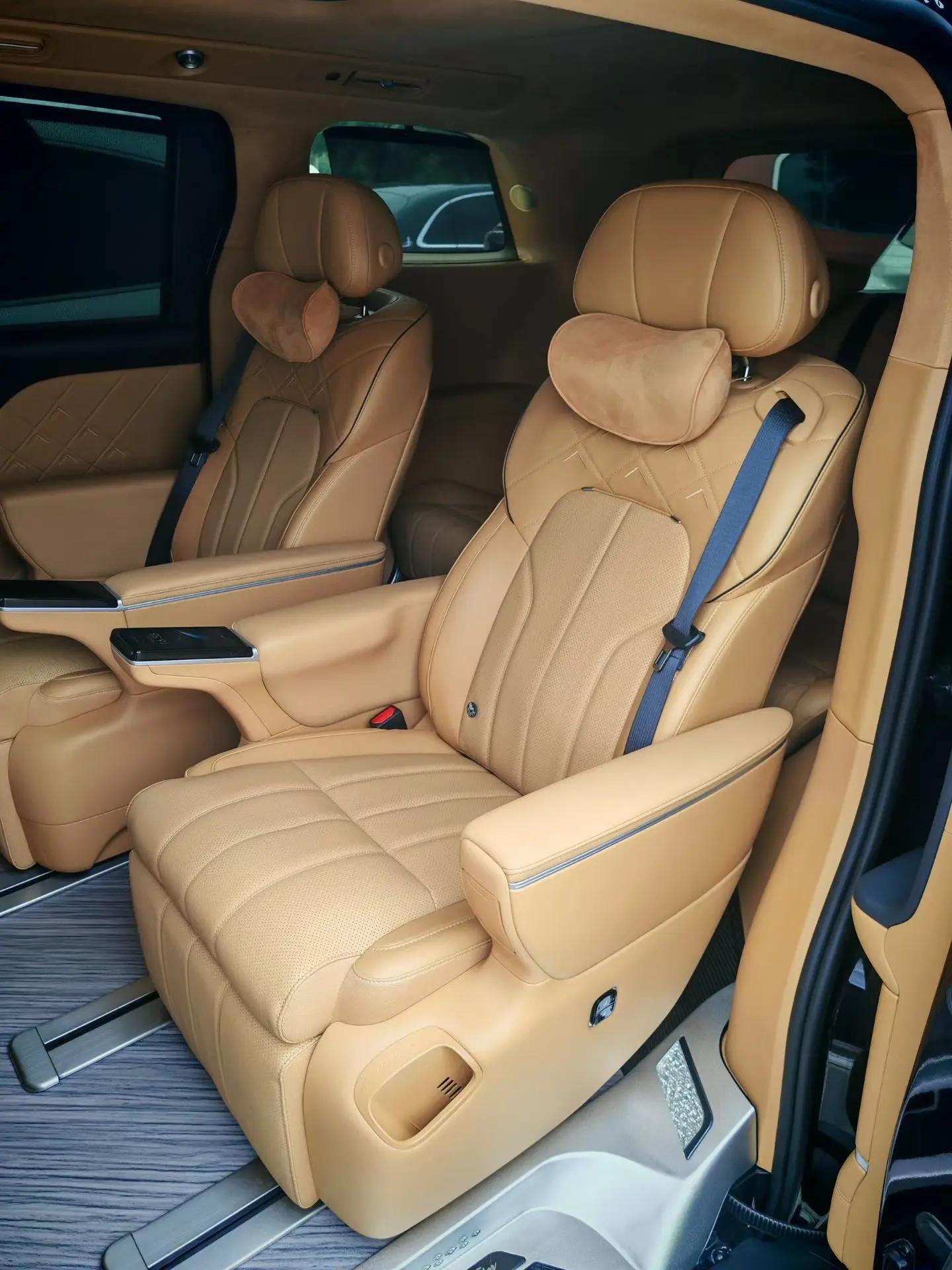 岚图 2026款 梦想家 PHEV 1.5T 乾崑Ultra 自动挡 4