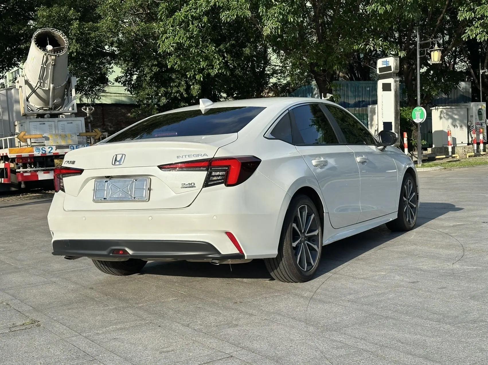 Honda 2023 Civic 1.5T CVT 240TURBO Luxury Edition Automatic 9