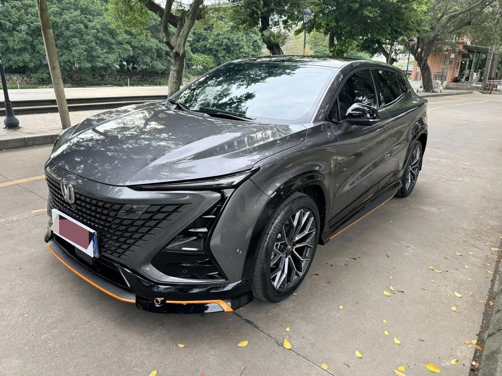 Открыть галерею: ChangAn 2022 UNI-T 1.5T Smart Pilot Automatic Gear