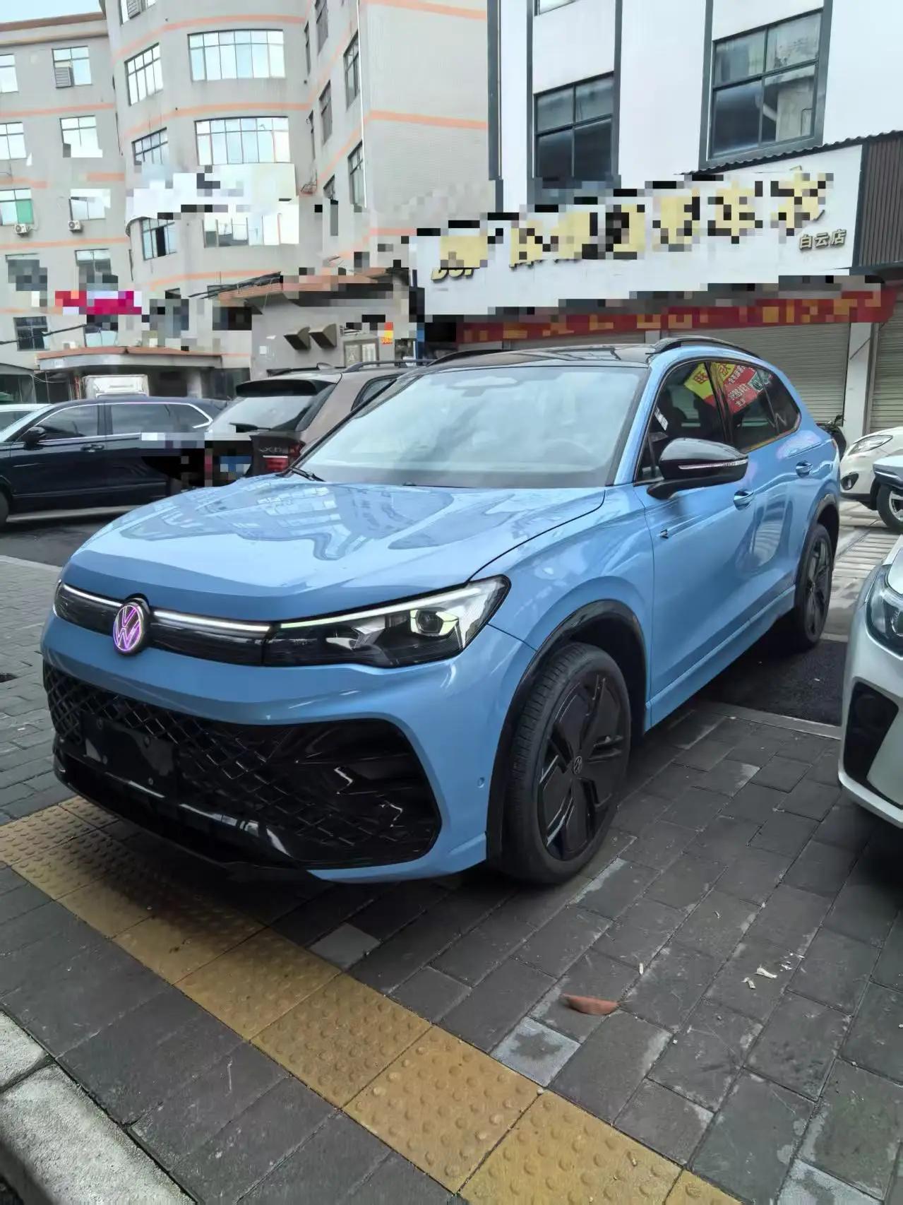 Открыть галерею: Volkswagen 2024 Tiguan L PRO 2.0TSI 380TSI Four-wheel Drive R-Line Smart Edition Automatic Gear