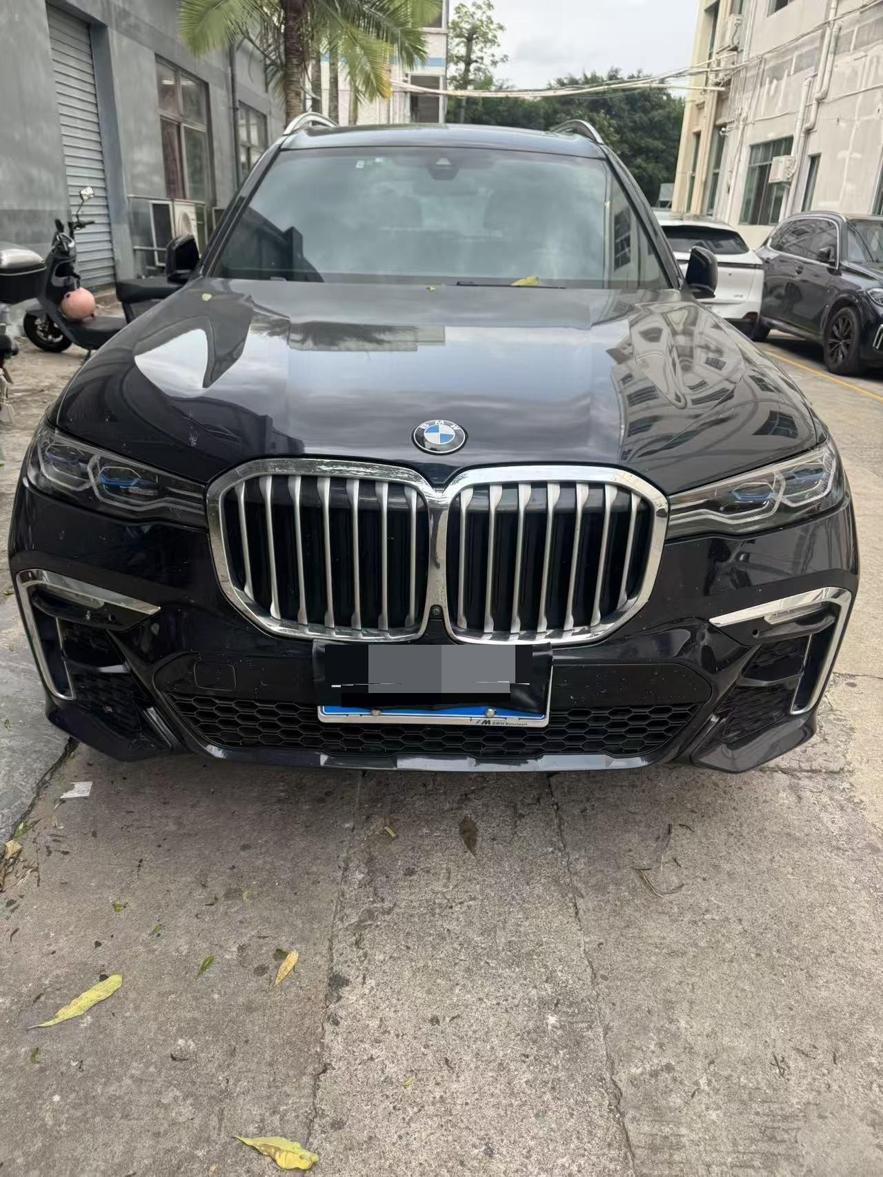 BMW X7 2022 xDrive40i exclusive M sports suit 2
