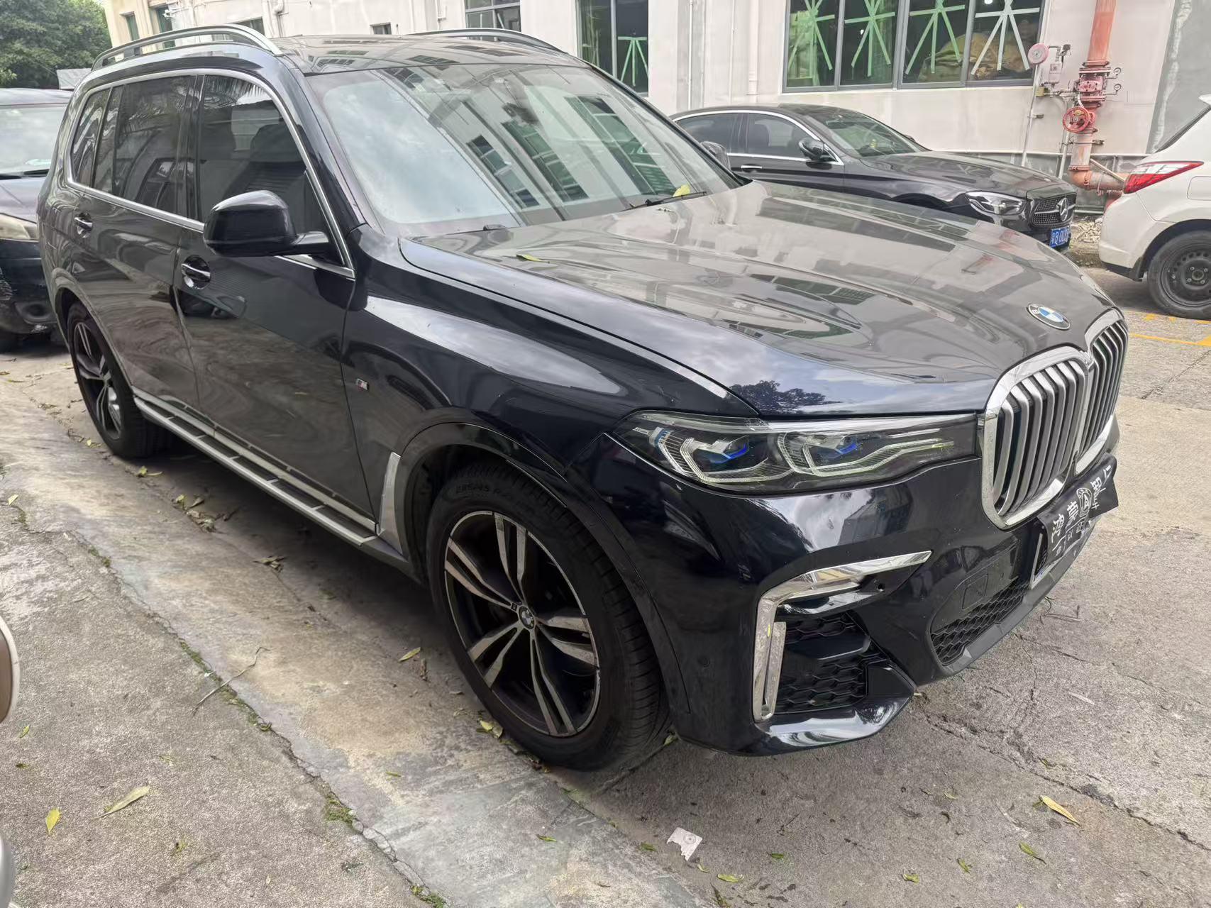 BMW X7 2022 xDrive40i exclusive M sports suit 3