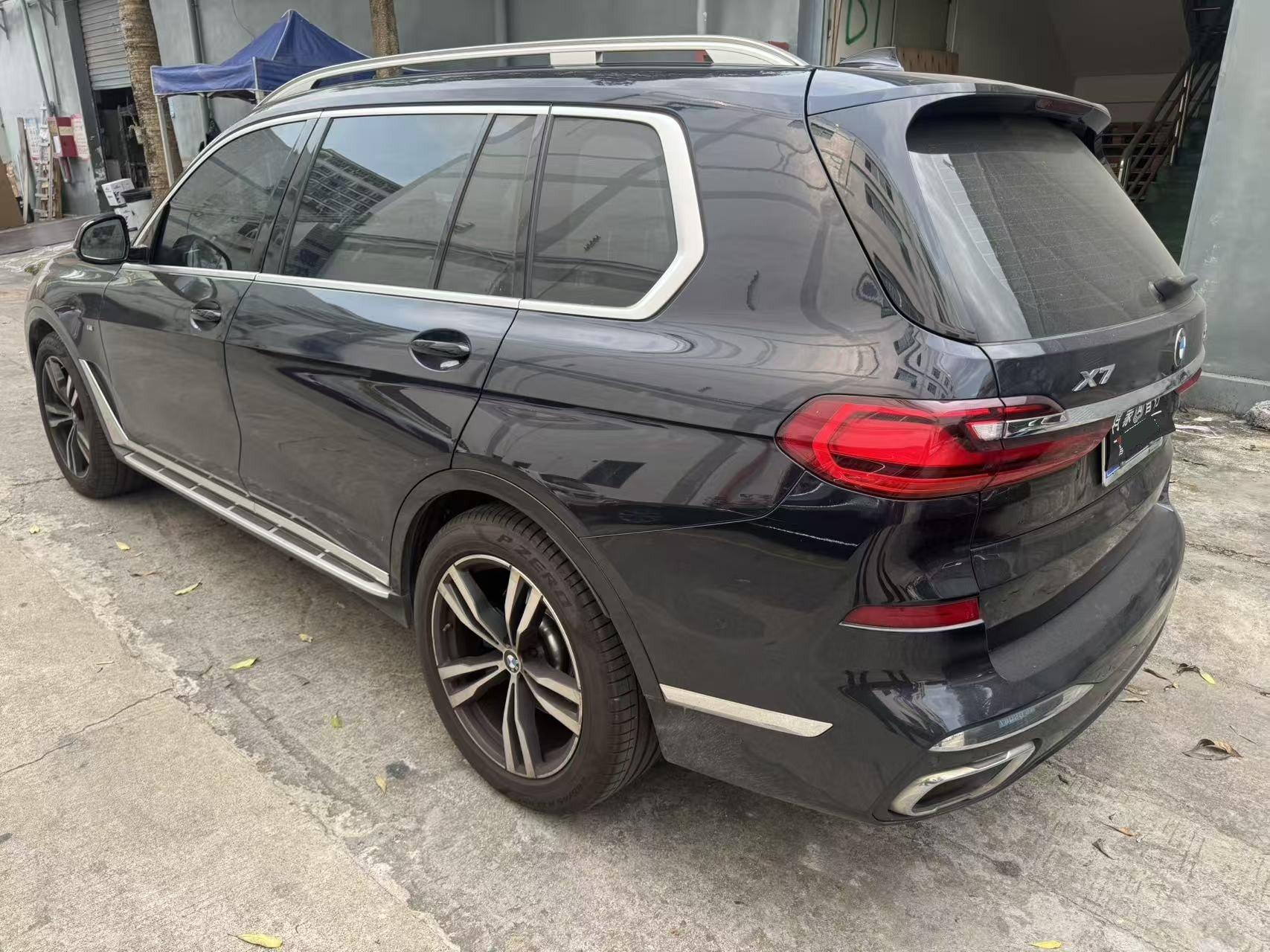 BMW X7 2022 xDrive40i exclusive M sports suit 4