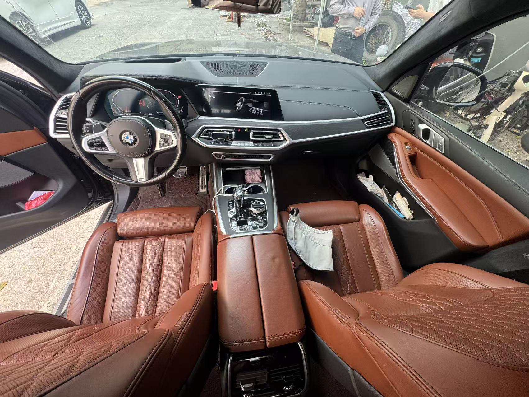BMW X7 2022 xDrive40i exclusive M sports suit 7