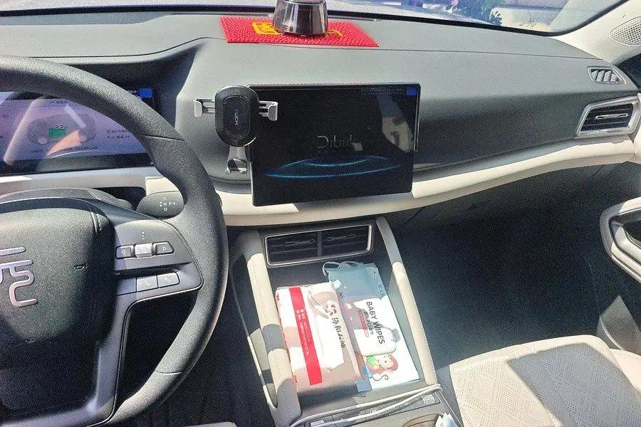 BYD 2025 Yuan UP 301KM Pilot Automatic Gear 4