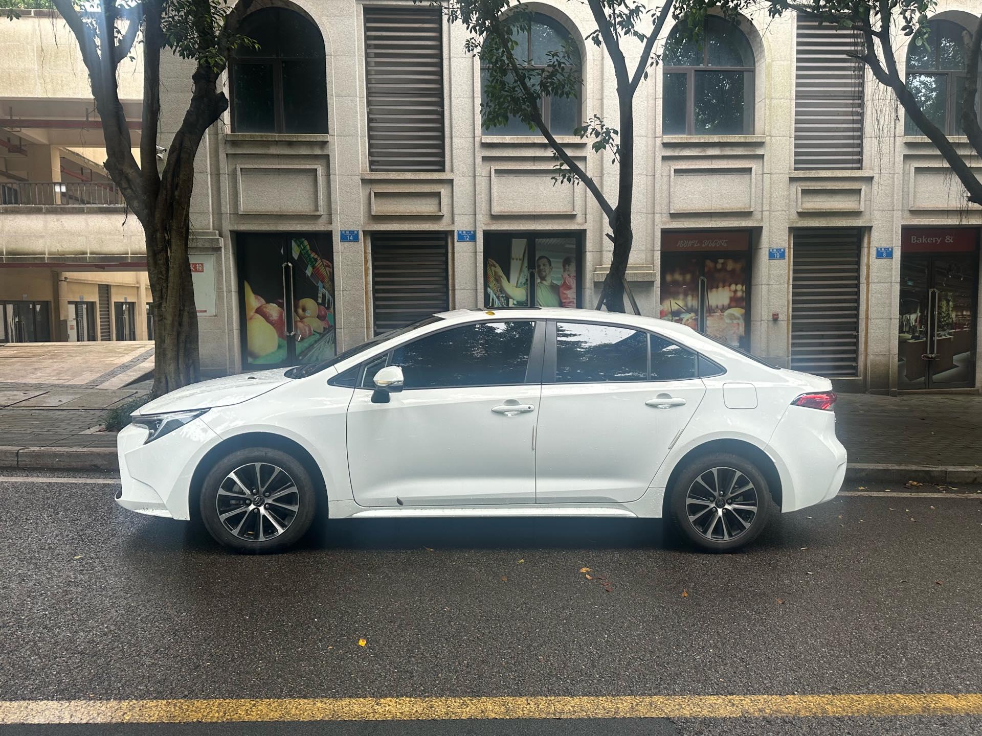 Toyota 2023 Lei Ling 1.2T Stepless 185T Deluxe Automatic Gear 3