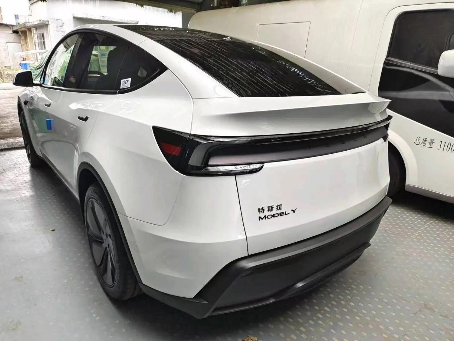 Tesla 2026 Model Y Rear-Wheel Drive Automatic 4