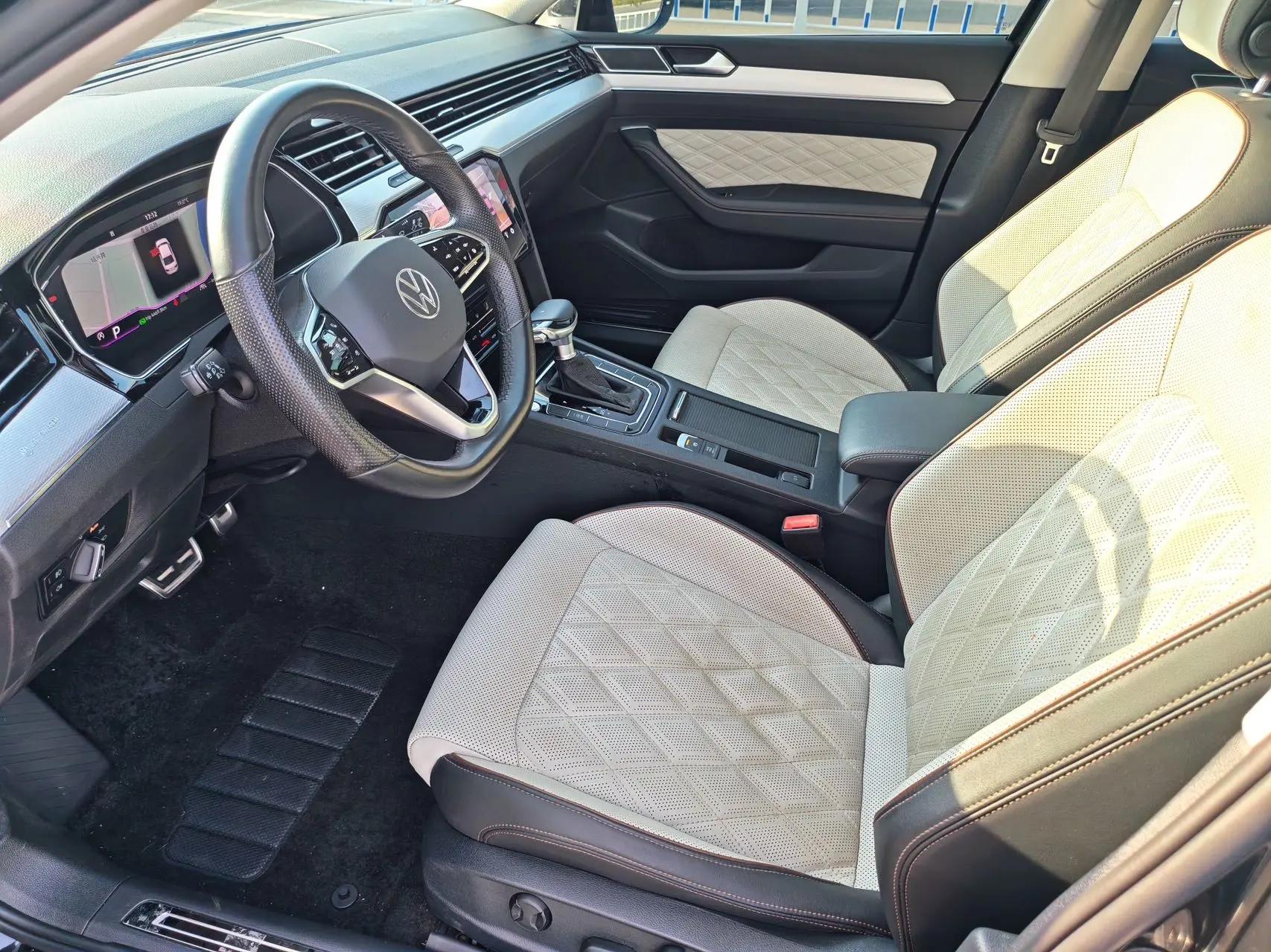 Magotan 2022 330TSI DSG Basic 4
