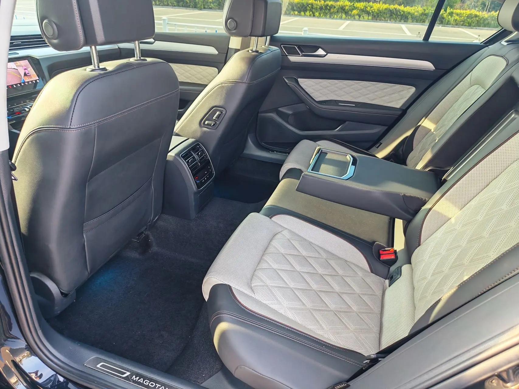 Magotan 2022 330TSI DSG Basic 5
