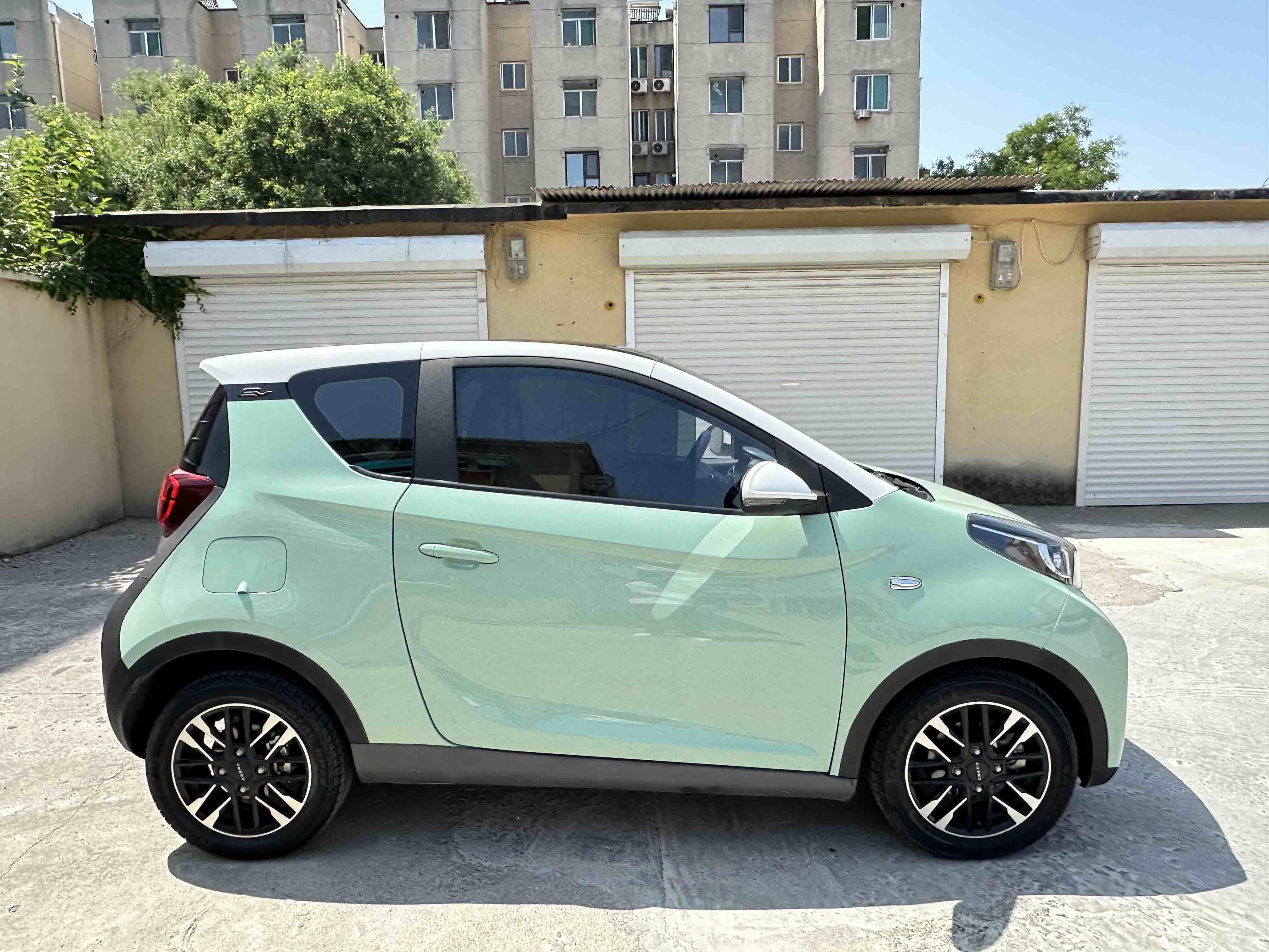 Small Ant 2022 Change Sweet Powder Half Sugar Edition Ternary Lithium 30.6kWh 30kW 301km 4