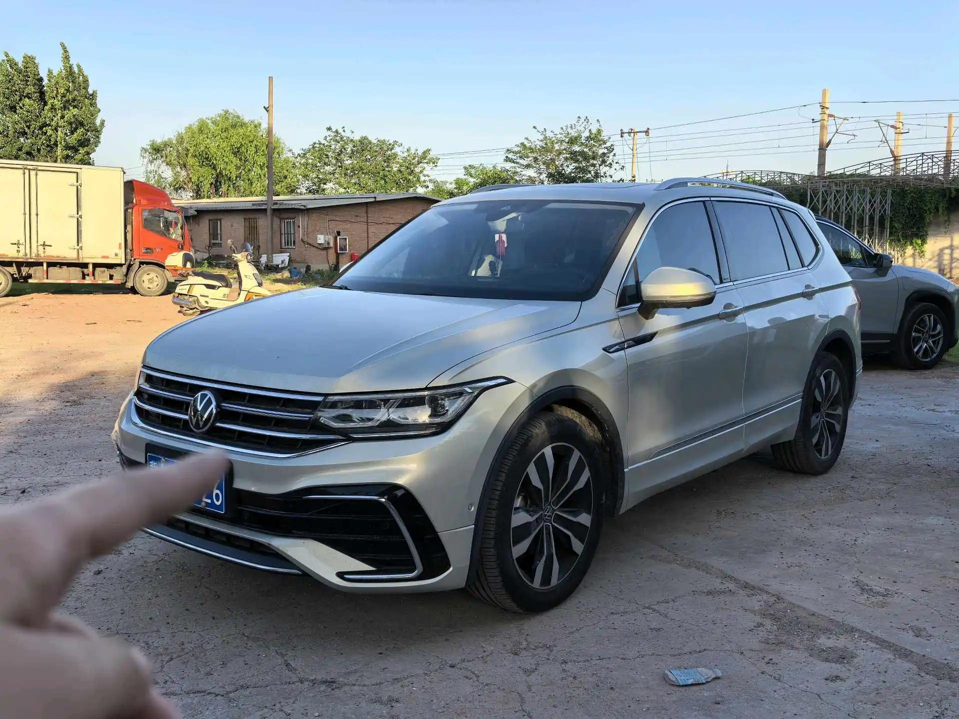 Volkswagen 2023 Tiguan L R-Line 2.0TSI 330TSI Two-Drive R-Line Flagship (Revised) Automatic Gear