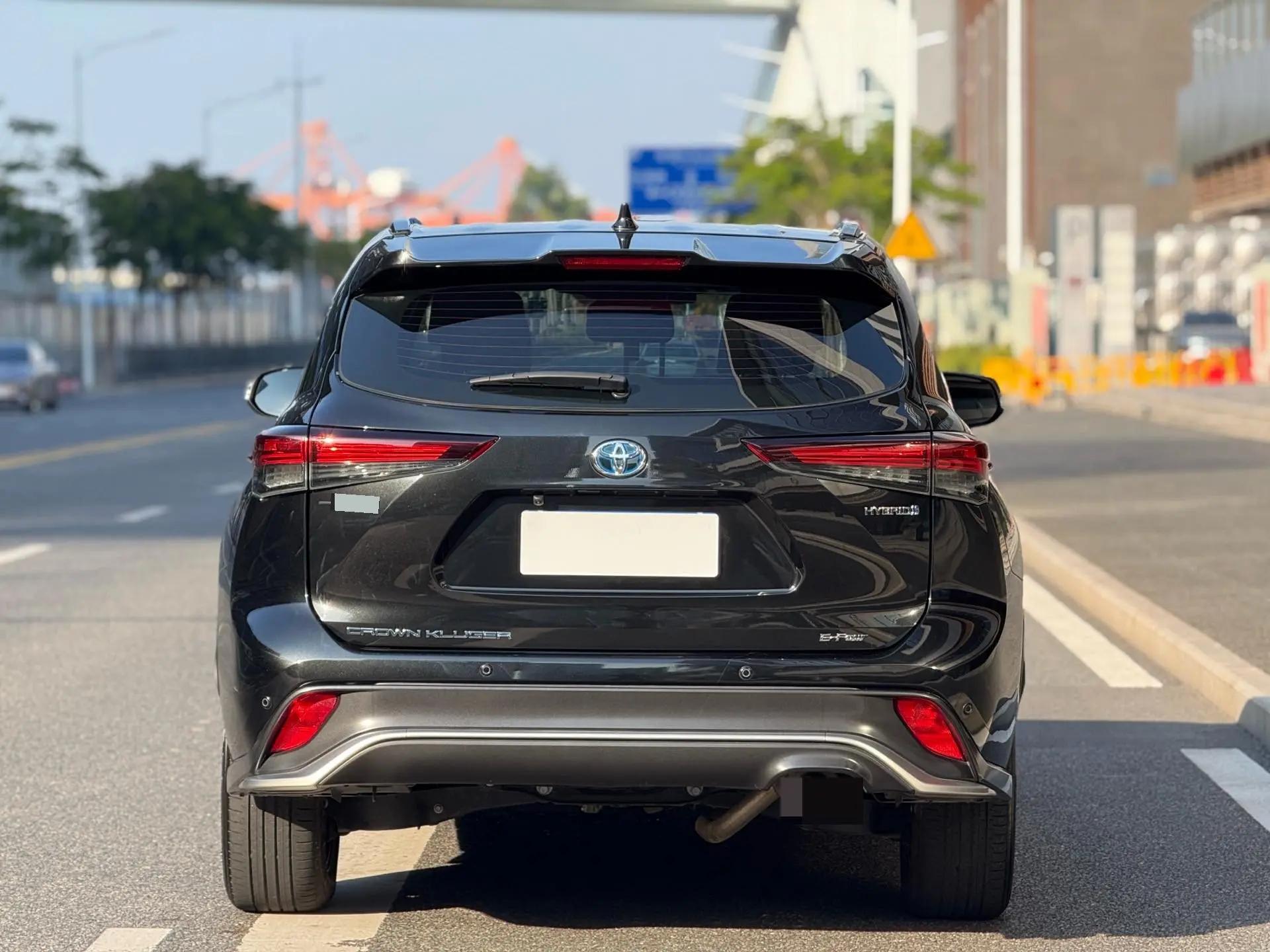 Toyota 2023 Crown Landfang 2.5 CVT Four-Wheel Drive Luxury Edition Automatic 4
