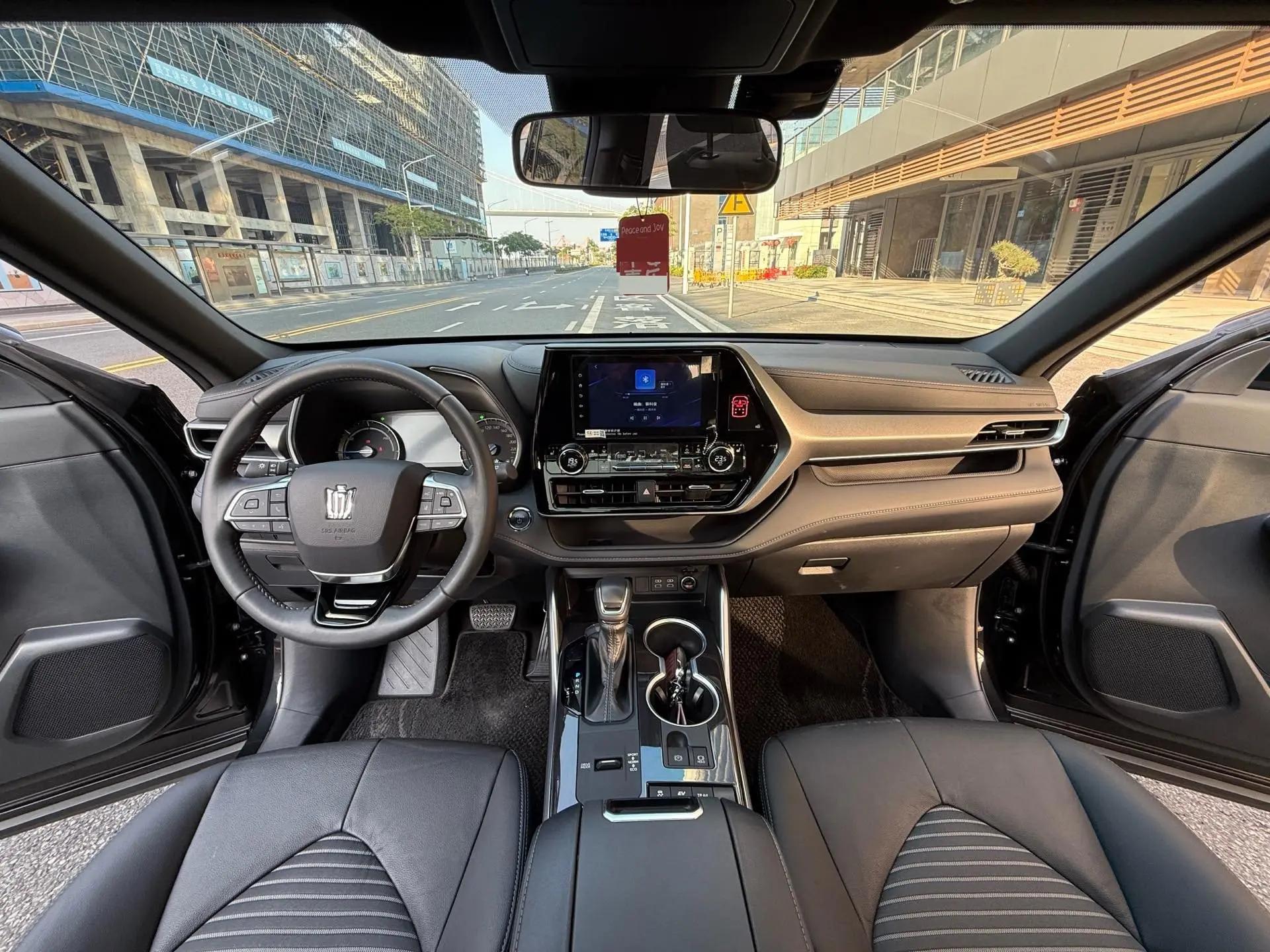Toyota 2023 Crown Landfang 2.5 CVT Four-Wheel Drive Luxury Edition Automatic 8