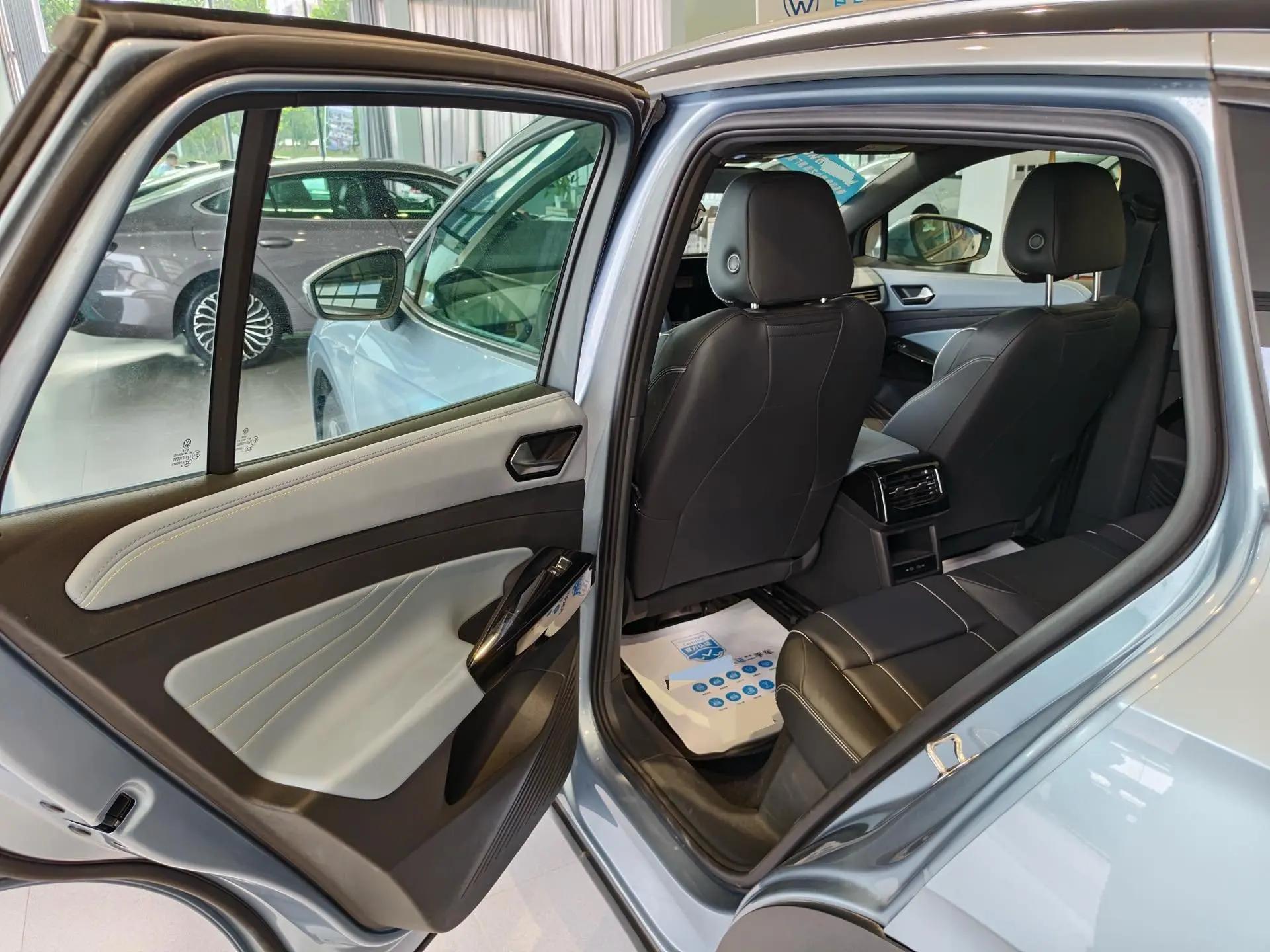Volkswagen 2025 ID. 4 x Smart Model, Pure Intelligence Edition, Automatic Transmission 6
