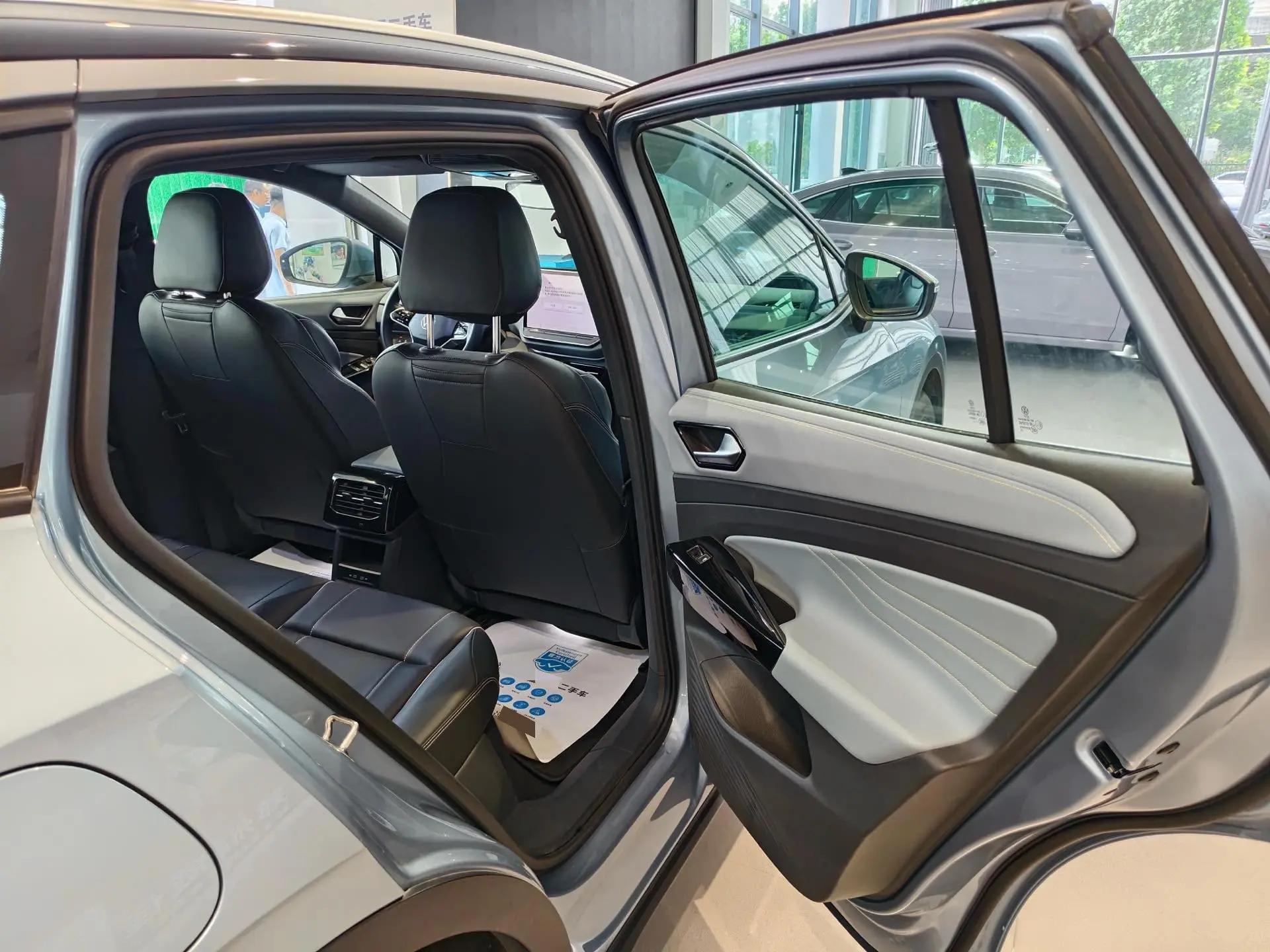 Volkswagen 2025 ID. 4 x Smart Model, Pure Intelligence Edition, Automatic Transmission 8