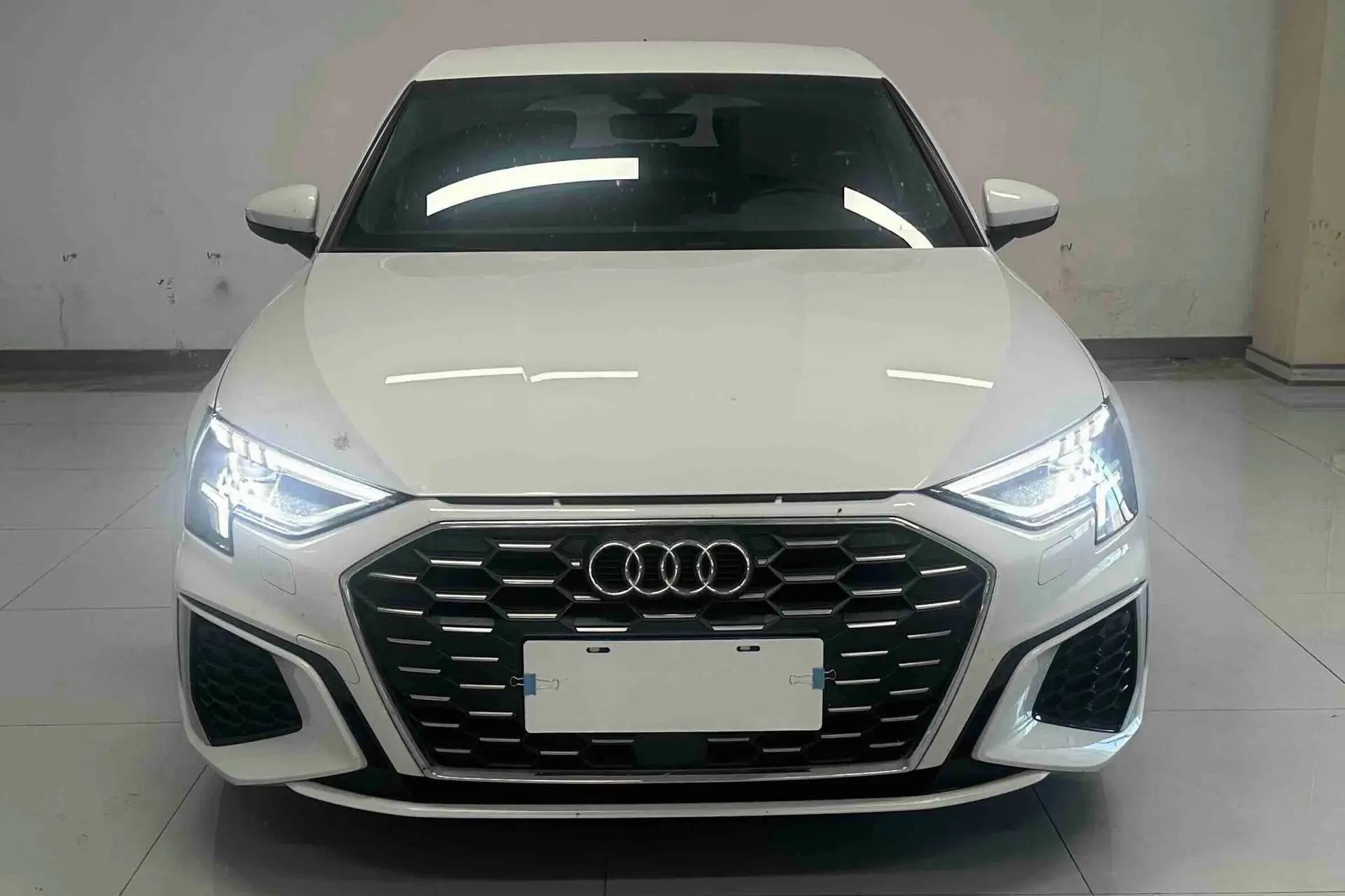 Audi A3 2022 Sportback 35 TFSI Enterprising and Elegant 2