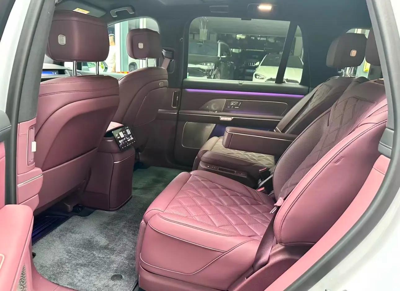 NIO 2026 ES8 6-Seater Executive Luxury Edition Automatic 3