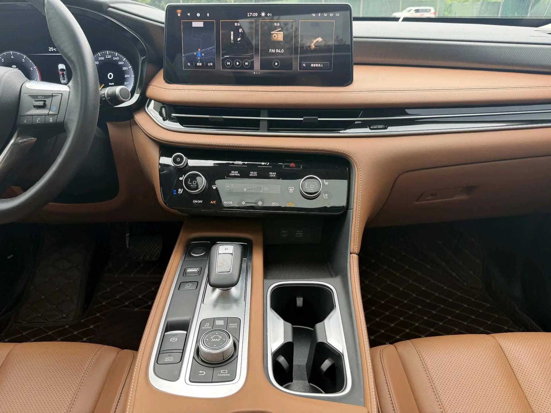 Infiniti QX60 2024 2.0T 4WD Premium Edition 10