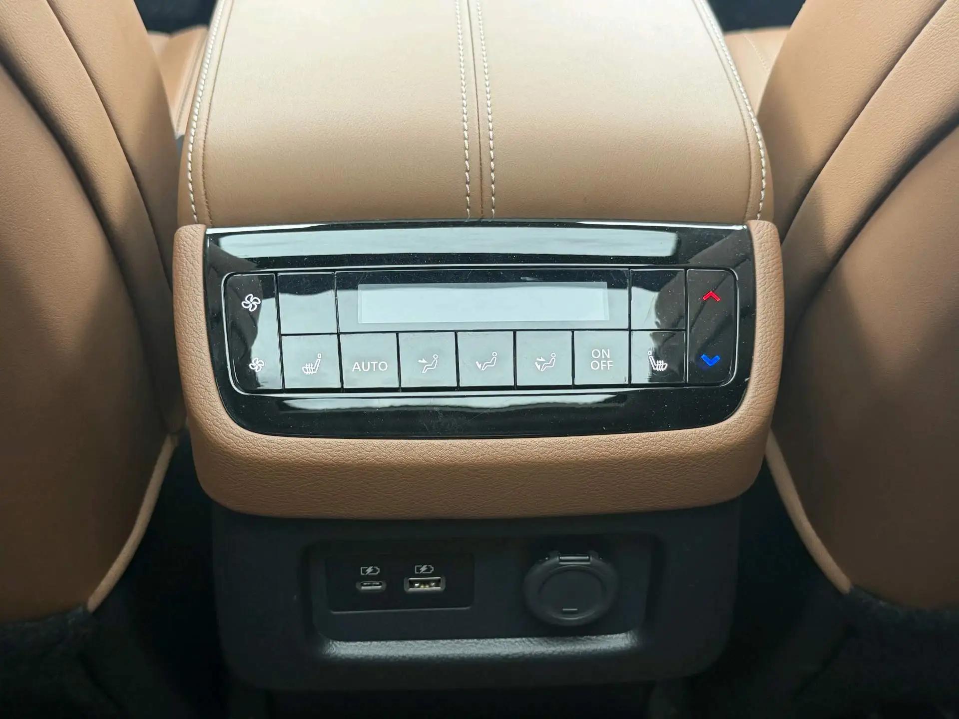 Infiniti QX60 2024 2.0T 4WD Premium Edition 12