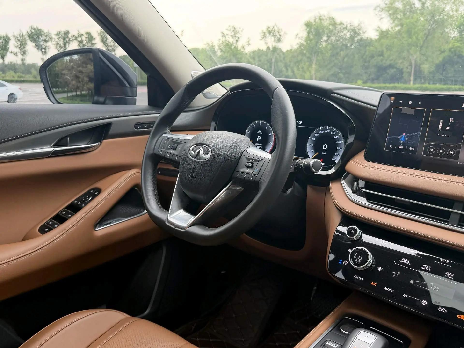 Infiniti QX60 2024 2.0T 4WD Premium Edition 9