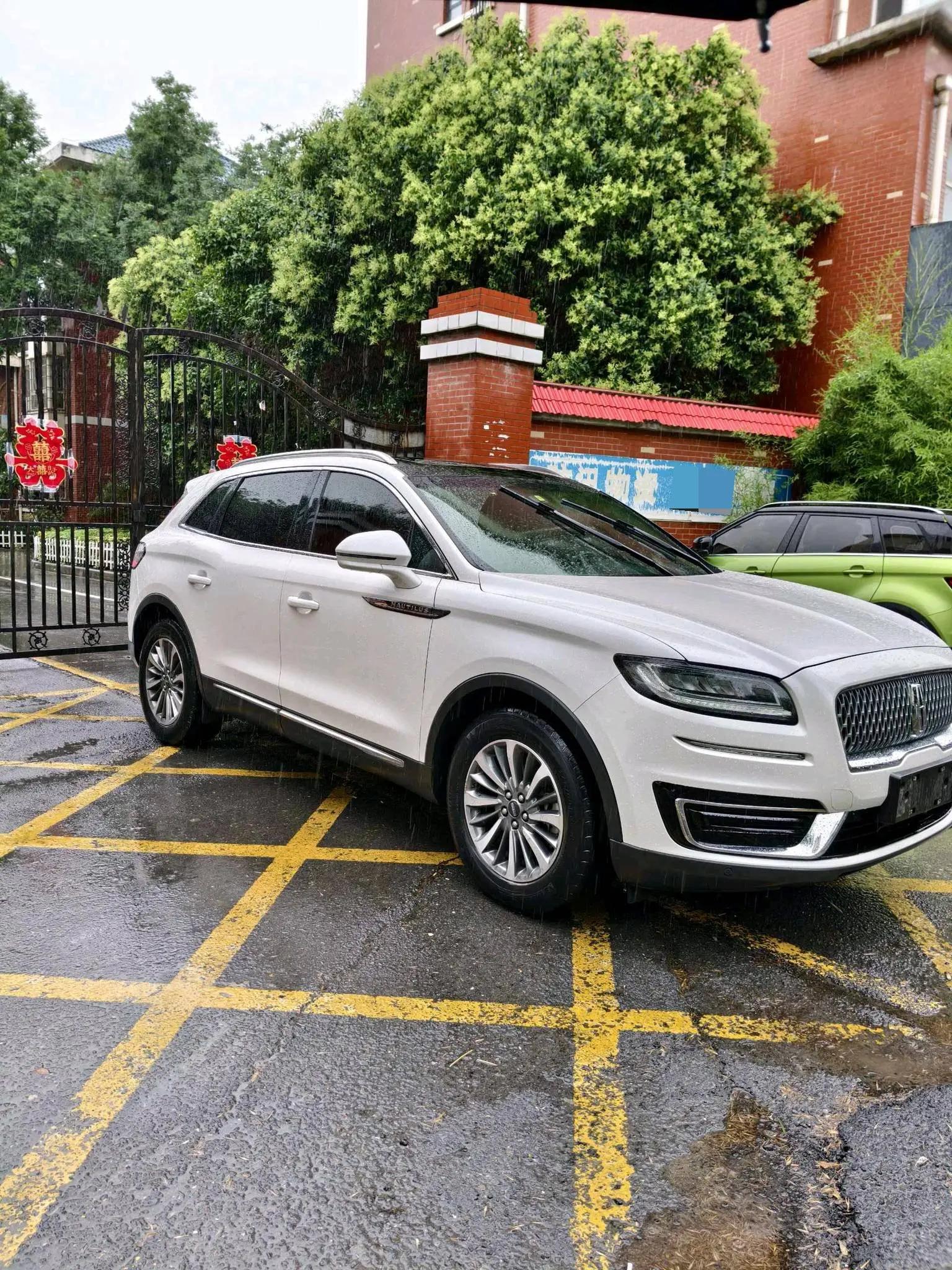Navigator (Imported) 2019 2.0T Two-Drive Premium Edition Country V 3