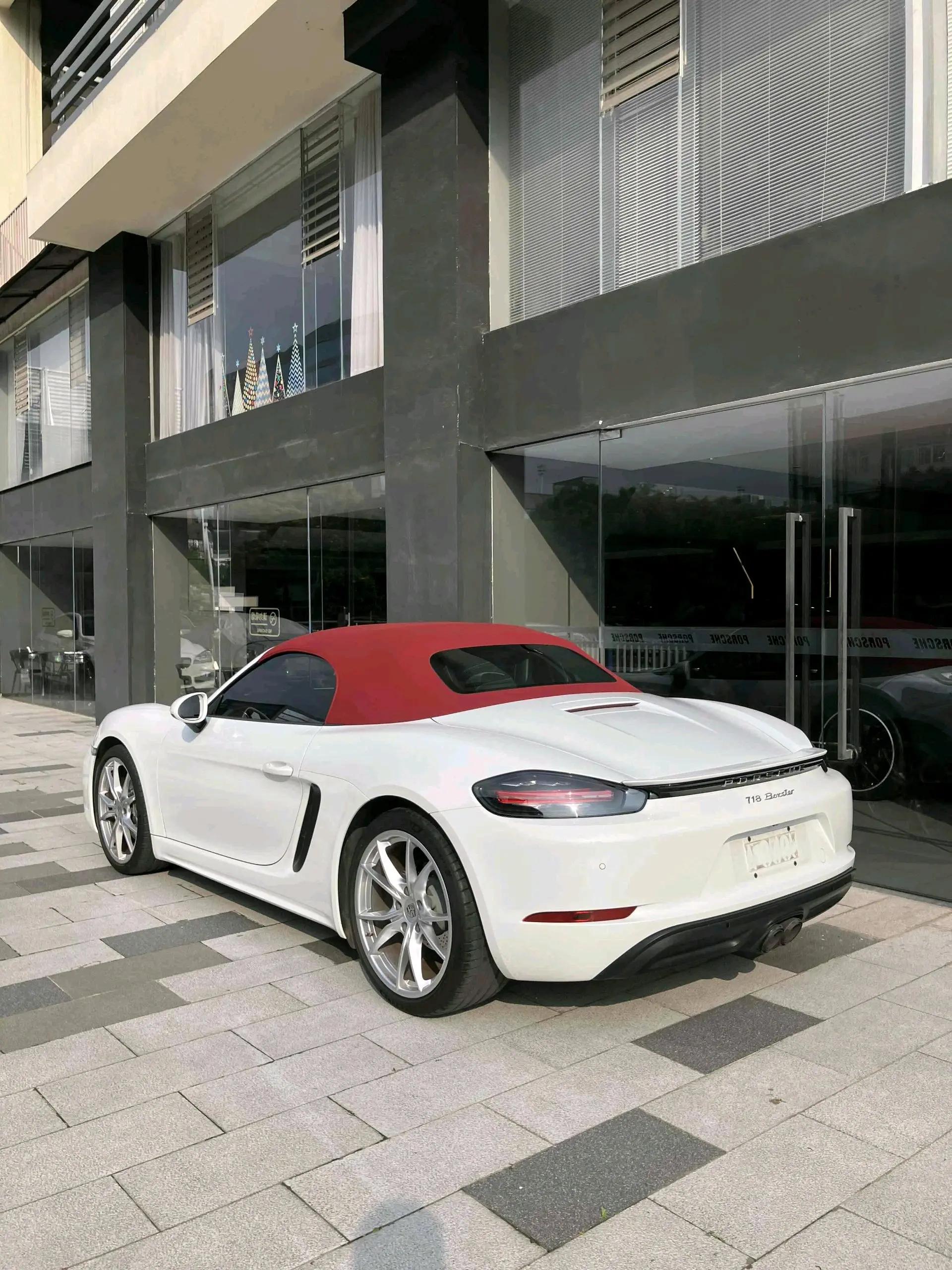 Porsche 718 2022 Boxster 2.0T 12