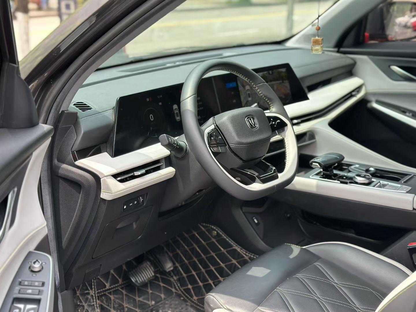 ChangAn 2023 CS75 PLUS 2.0T Prestige Automatic 4