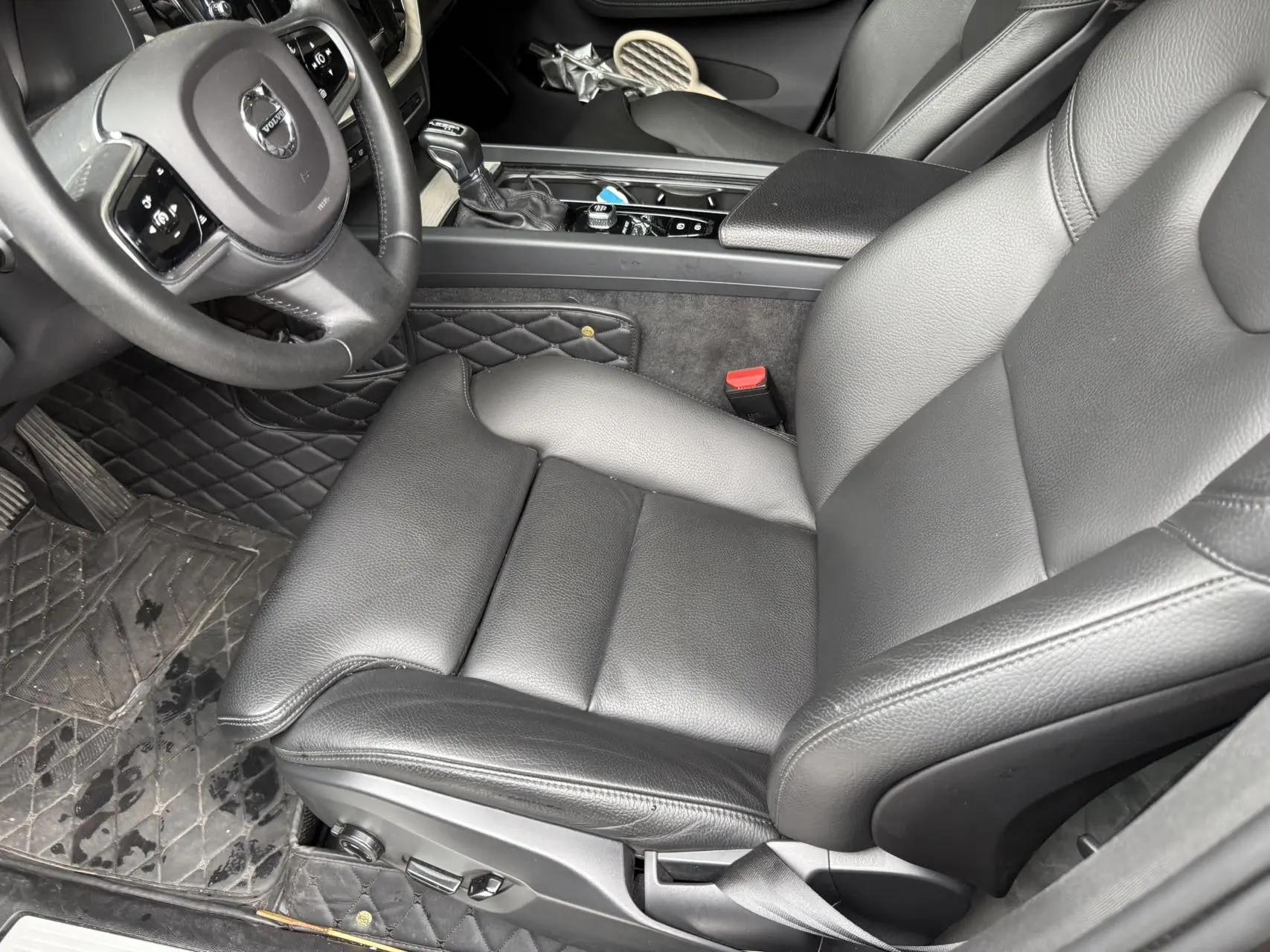Volvo XC60 2021 T5 4WD Zhiyuan Deluxe Edition 4