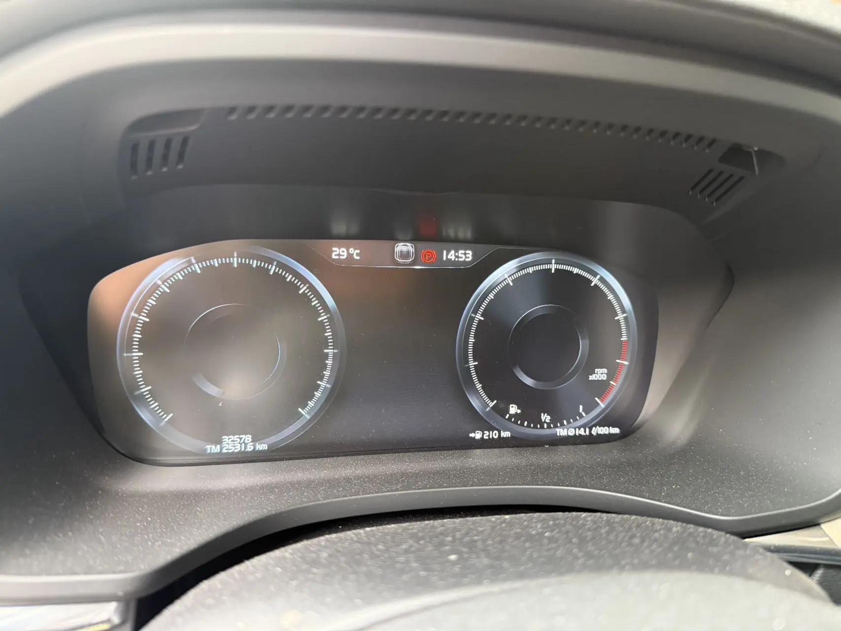 Volvo XC60 2021 T5 4WD Zhiyuan Deluxe Edition 6