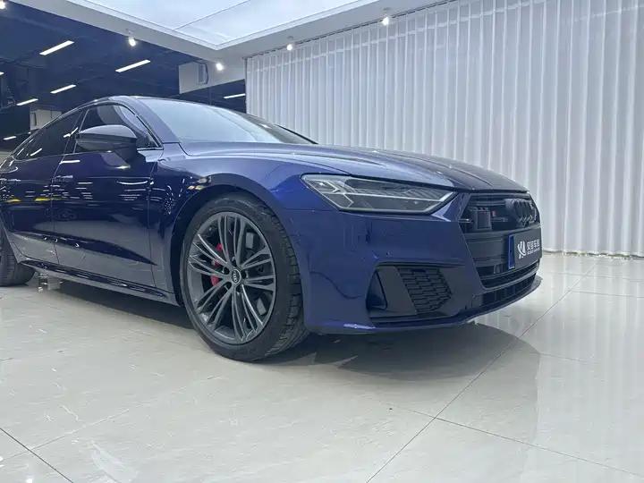 Audi A7 2021 45 TFSI Selection 12