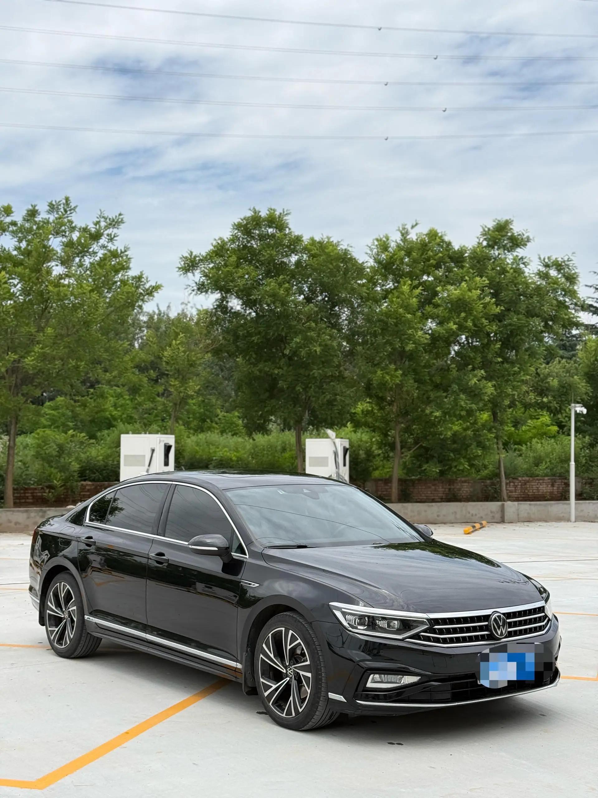 Magotan 2022 330TSI DSG Basic 3